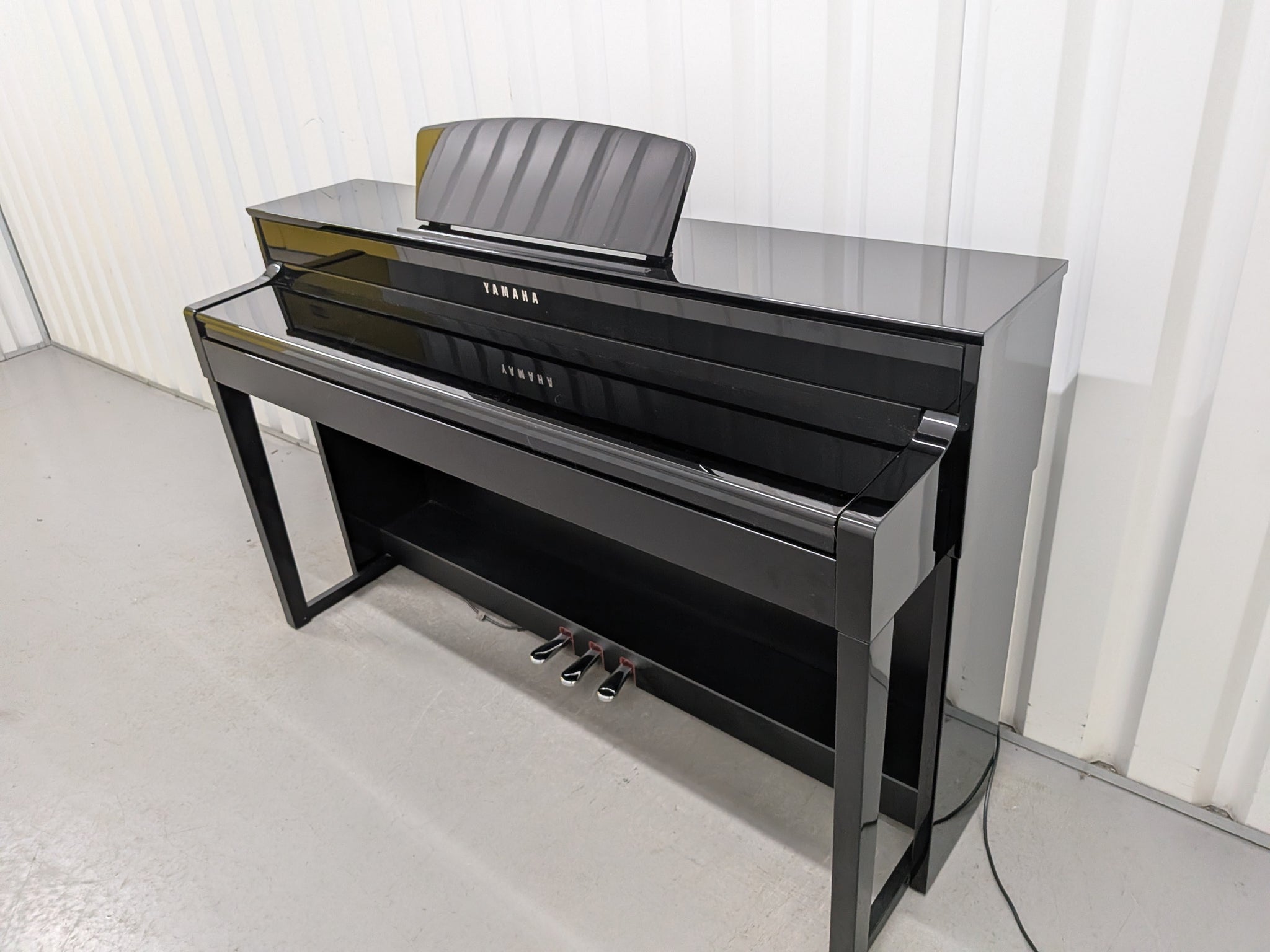 Yamaha CLP535 PE (Polished Ebony)