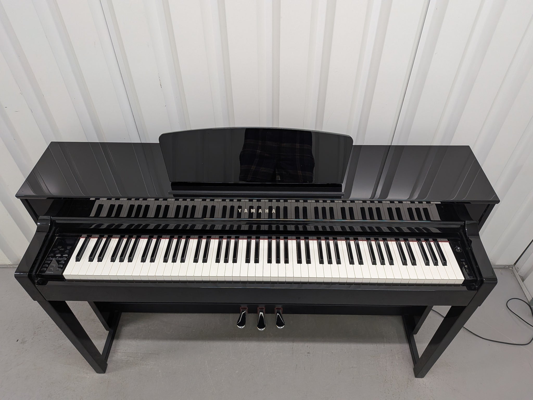 Yamaha CLP535 PE (Polished Ebony)