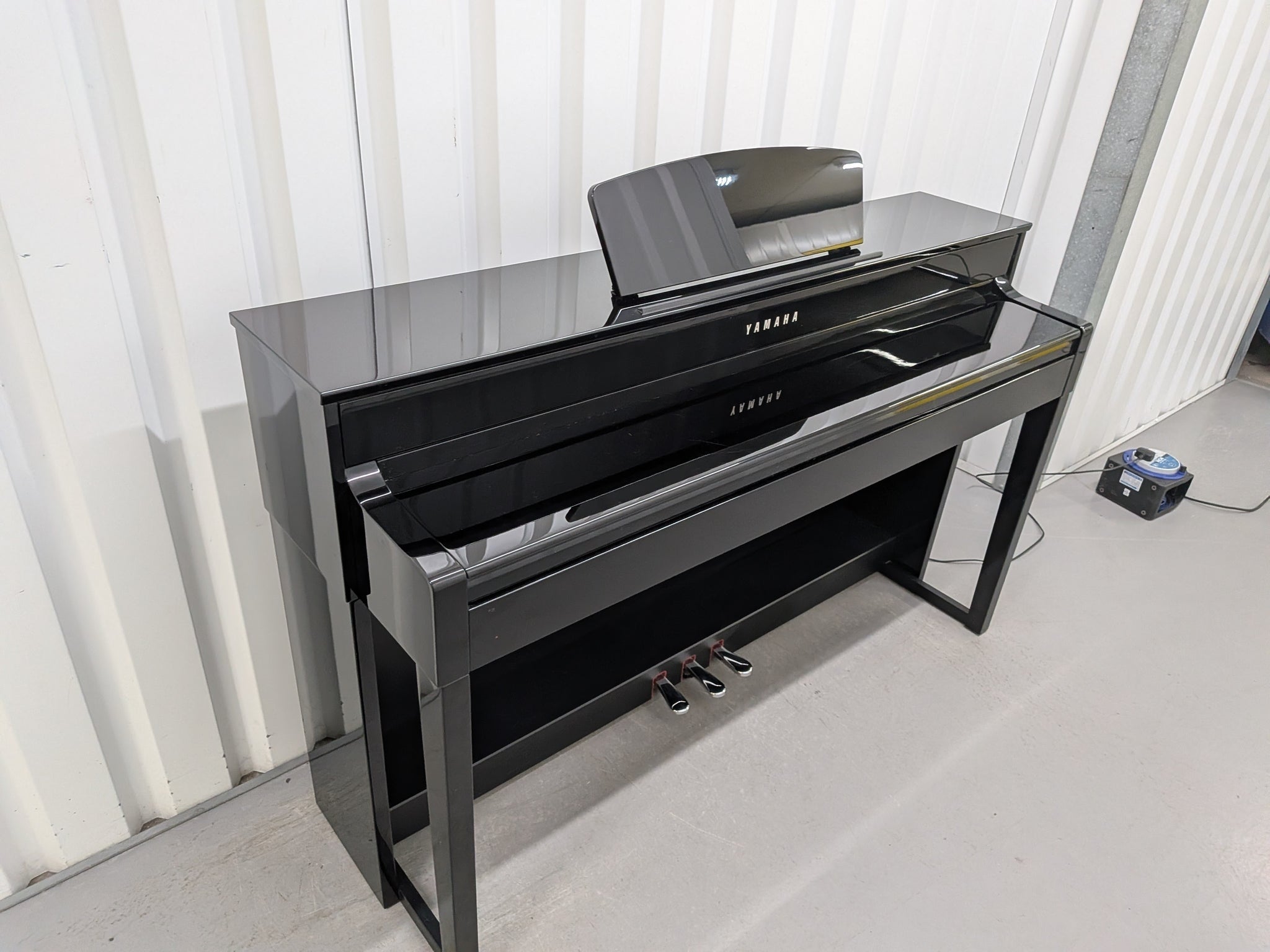 Yamaha CLP535 PE (Polished Ebony)