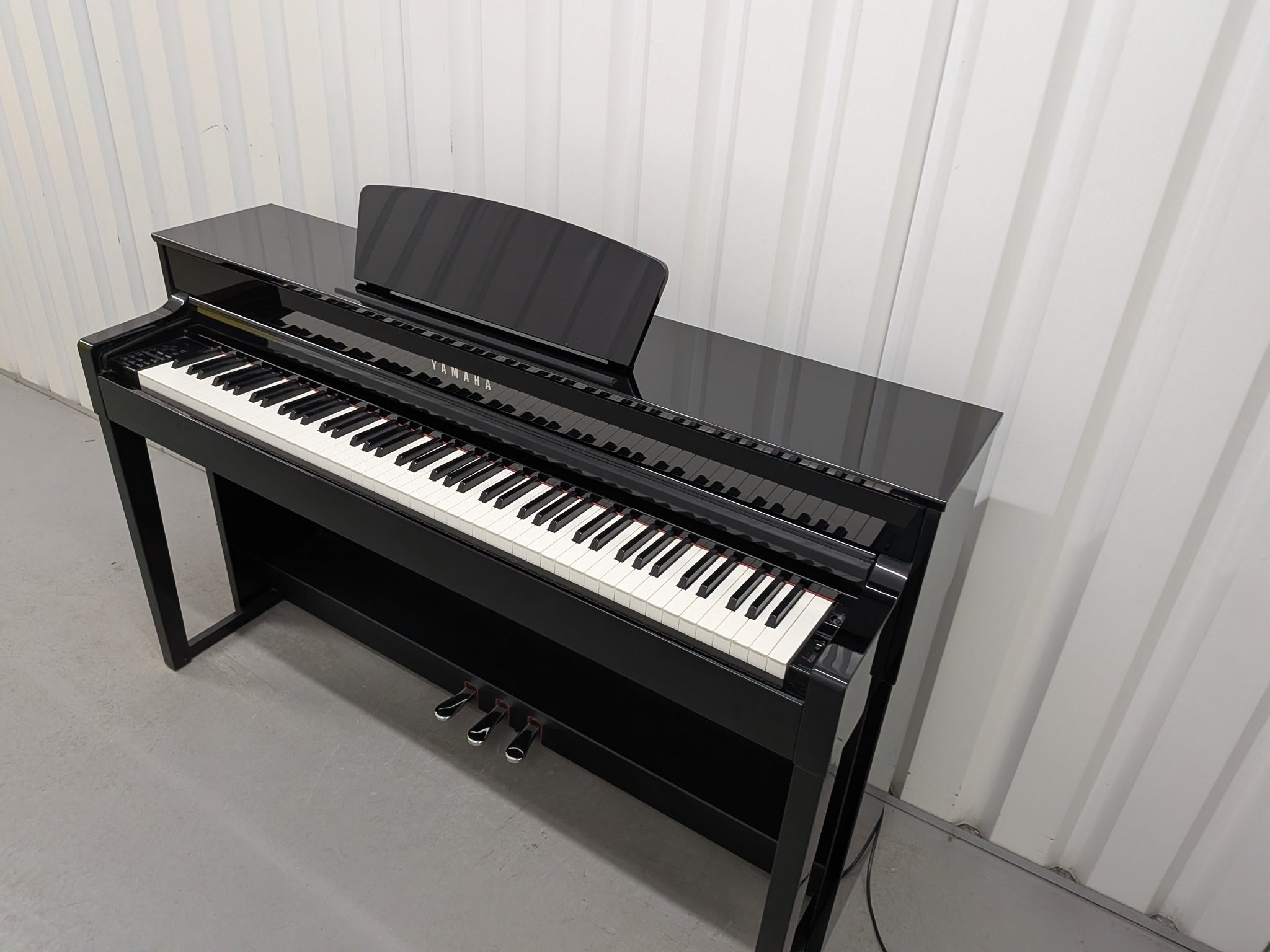 Yamaha CLP535 PE (Polished Ebony)