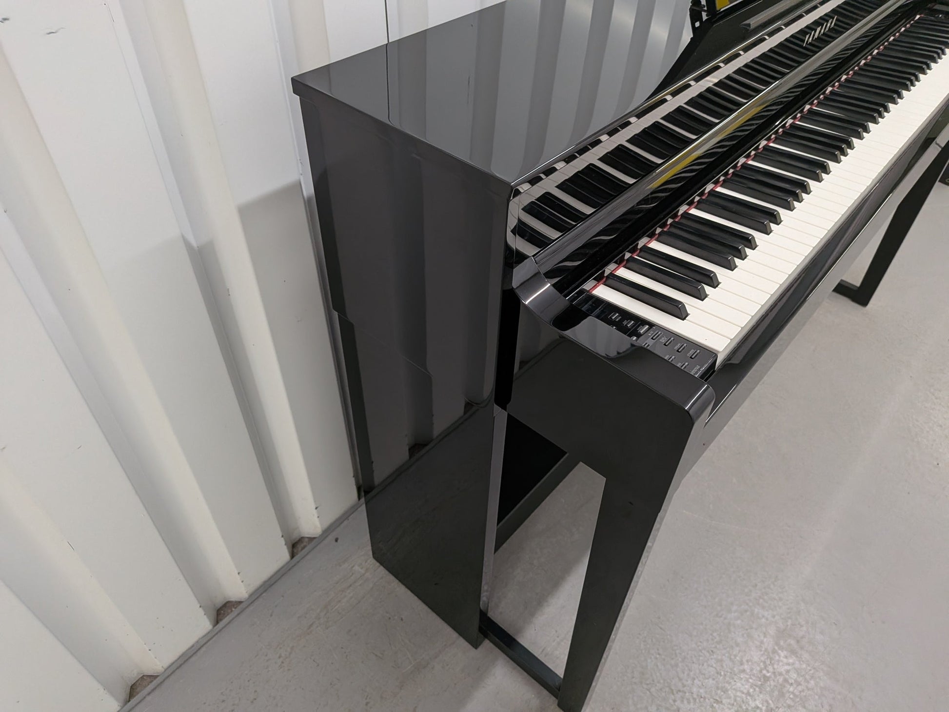 Yamaha CLP535 PE (Polished Ebony)
