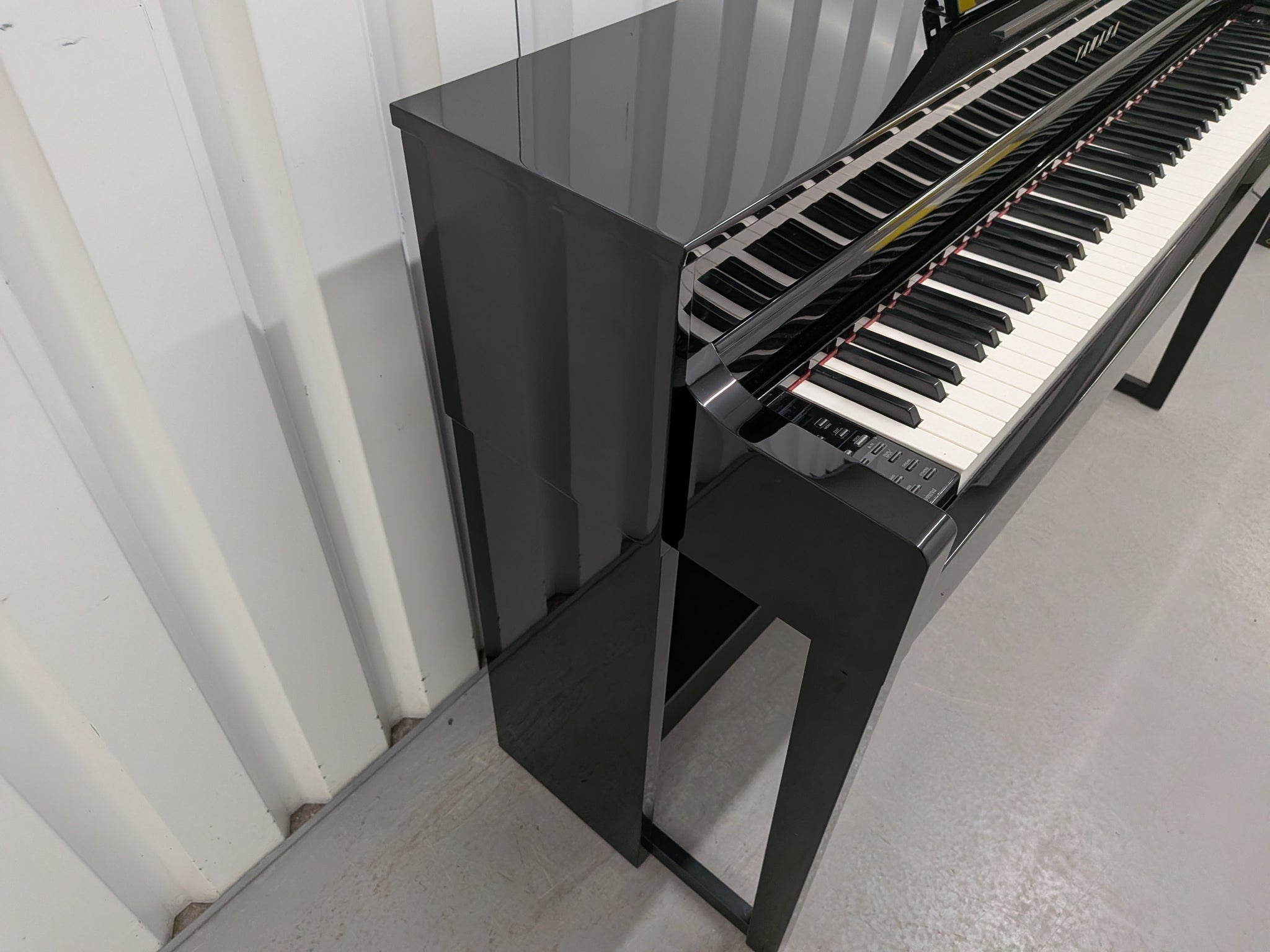 Yamaha CLP535 PE (Polished Ebony)