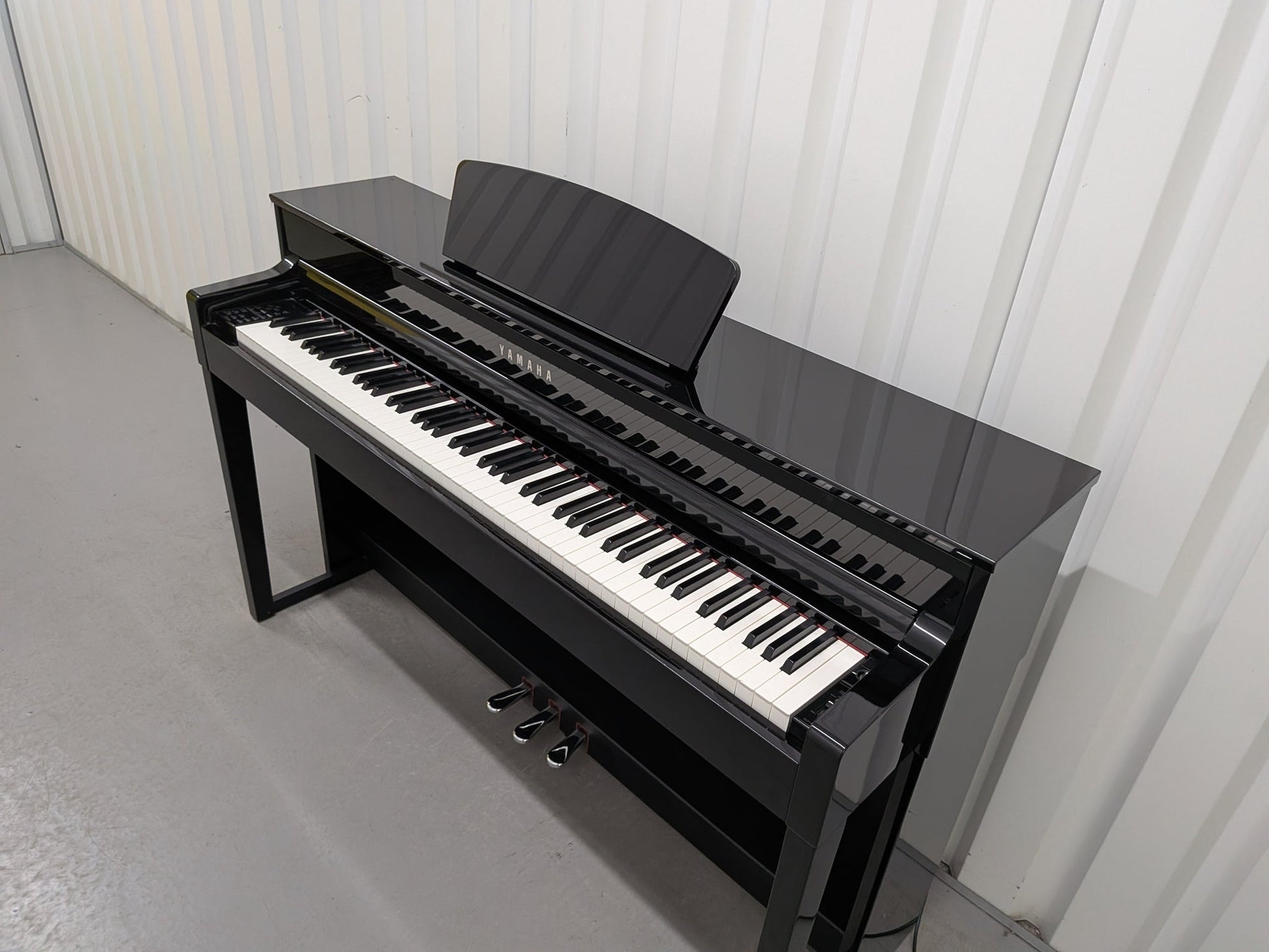 Yamaha CLP535 PE (Polished Ebony)