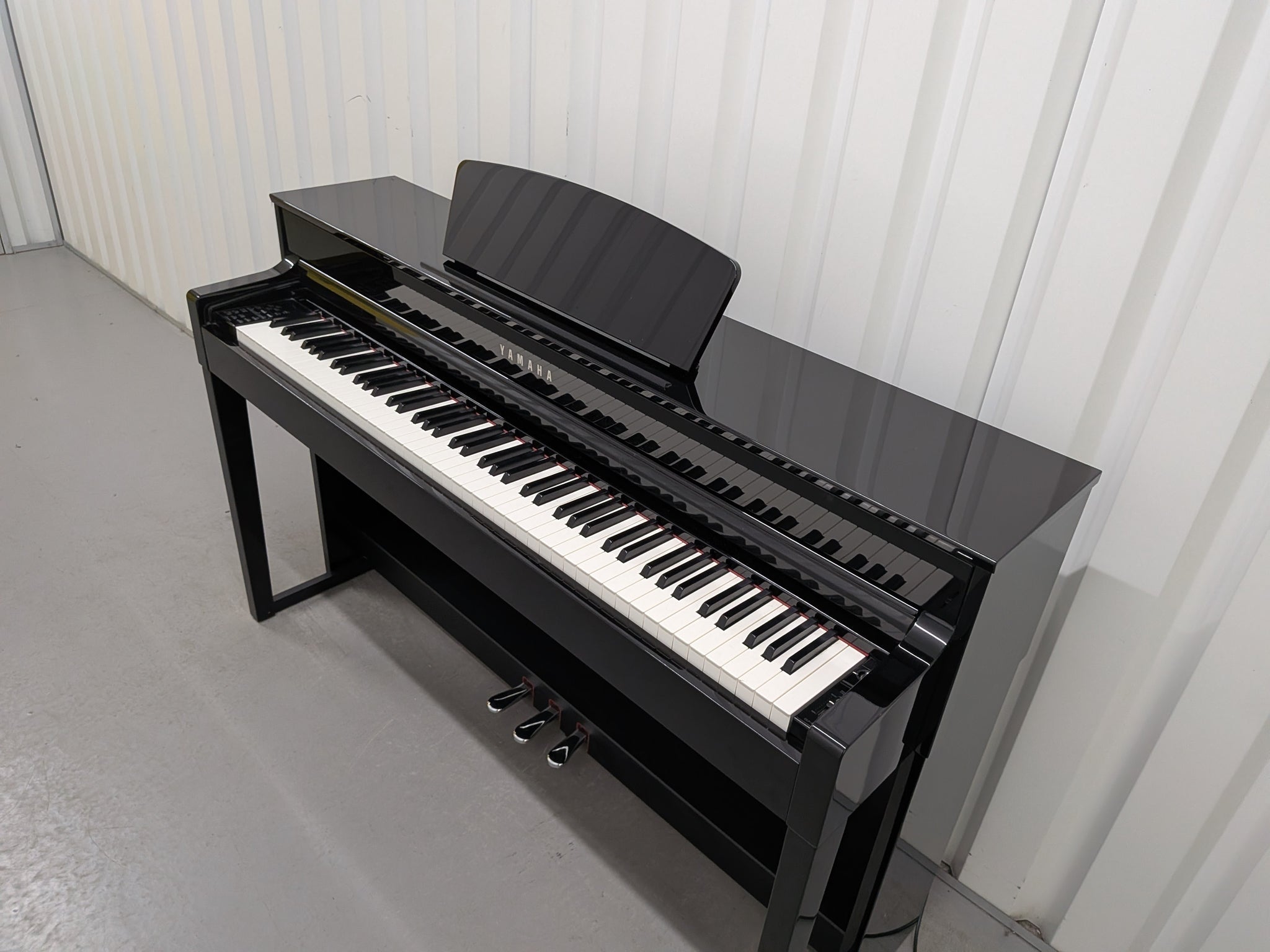 Yamaha CLP535 PE (Polished Ebony)