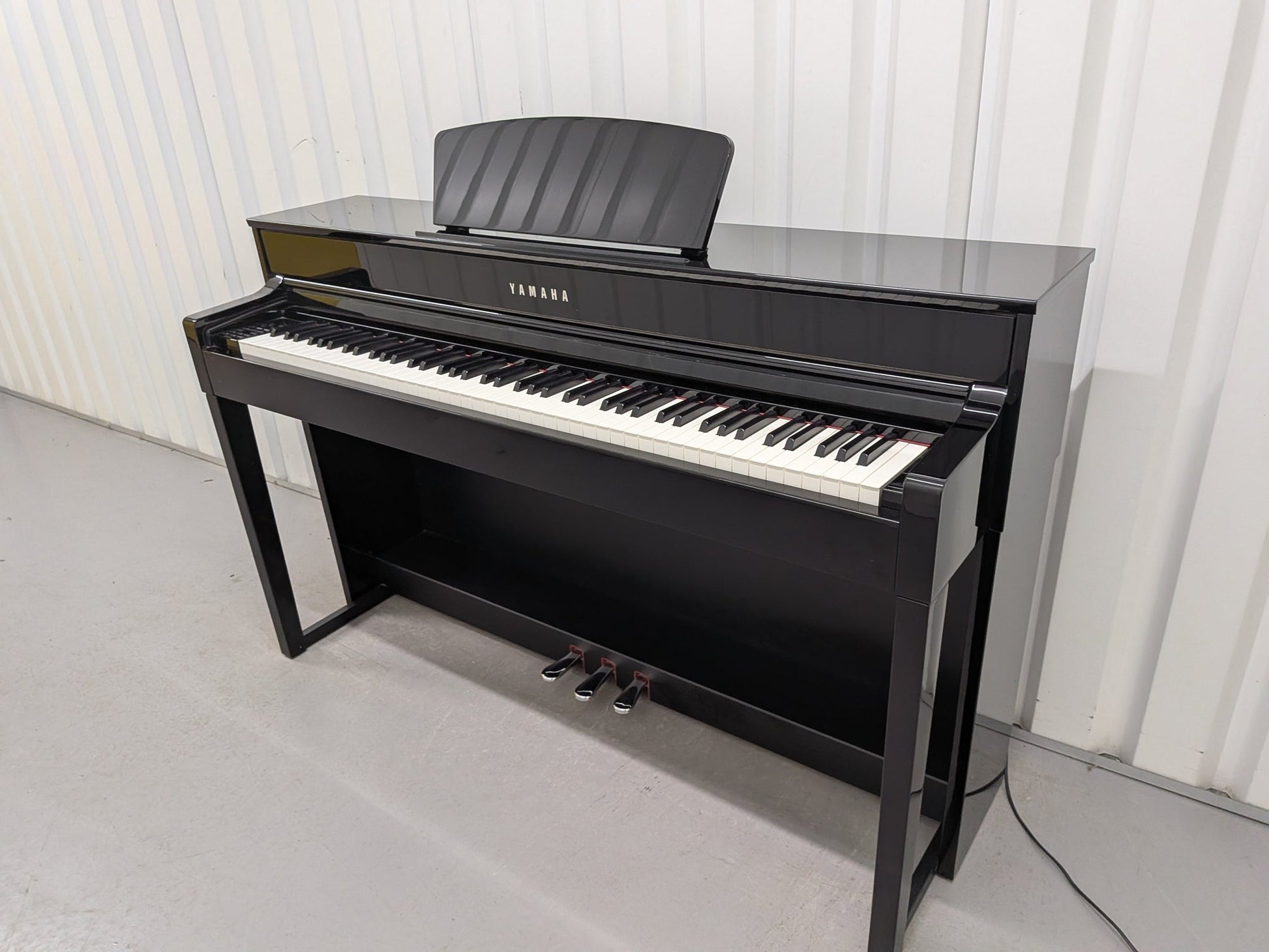 Yamaha CLP535 PE (Polished Ebony)