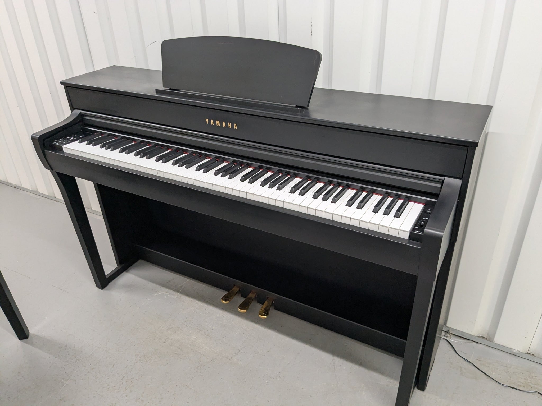 Đàn Piano Điện Yamaha CLP735