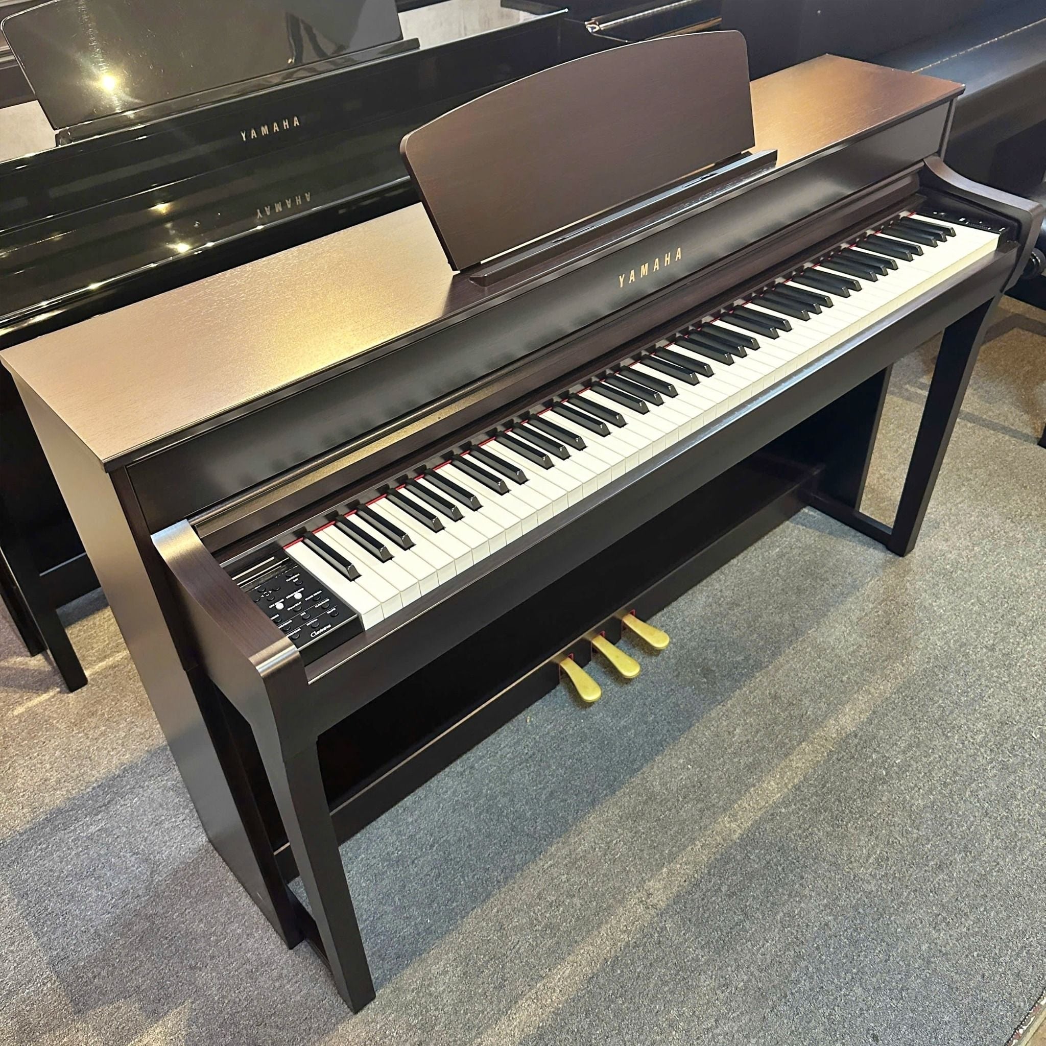 Đàn Piano Điện Yamaha CLP735