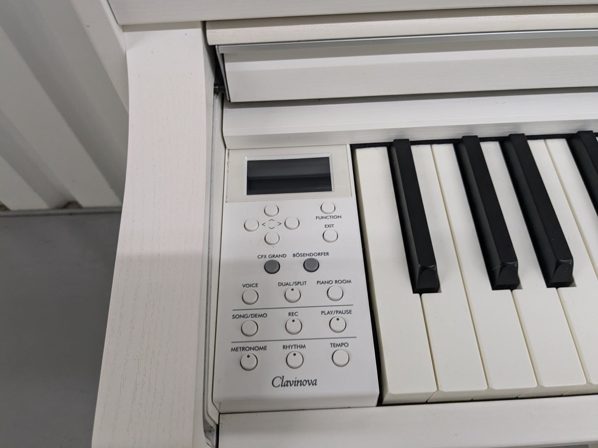 Đàn Piano Điện Yamaha CLP735