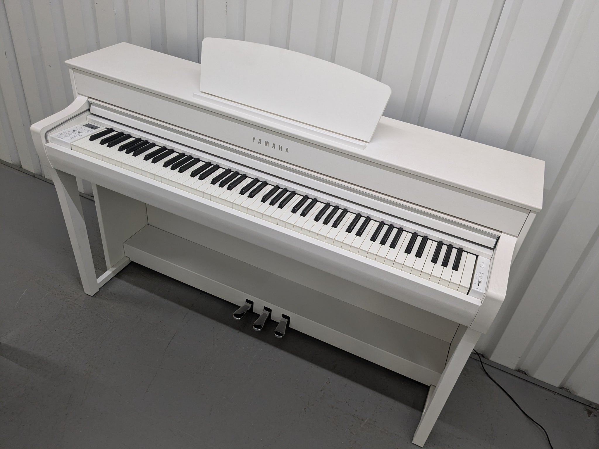 Đàn Piano Điện Yamaha CLP735