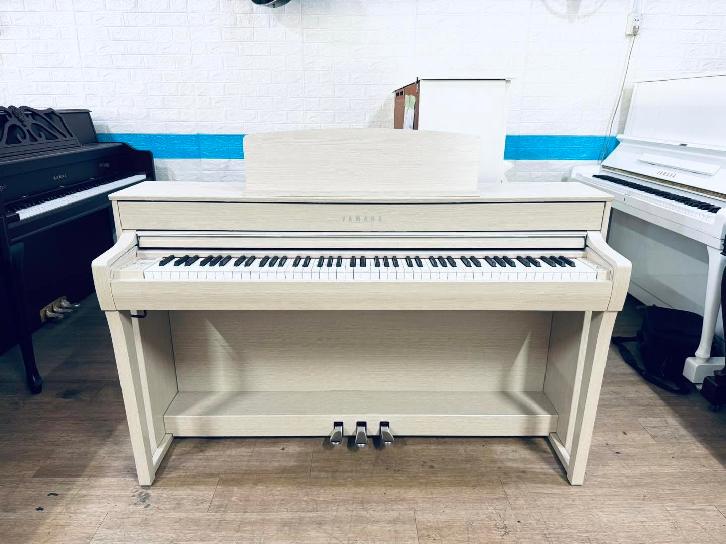 Đàn Piano Điện Yamaha CLP745