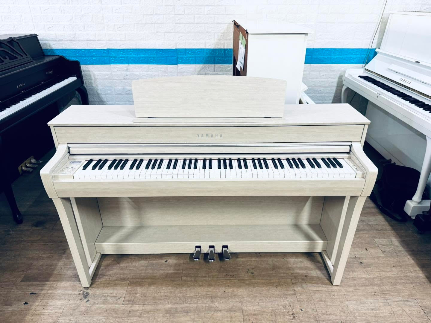 Đàn Piano Điện Yamaha CLP745
