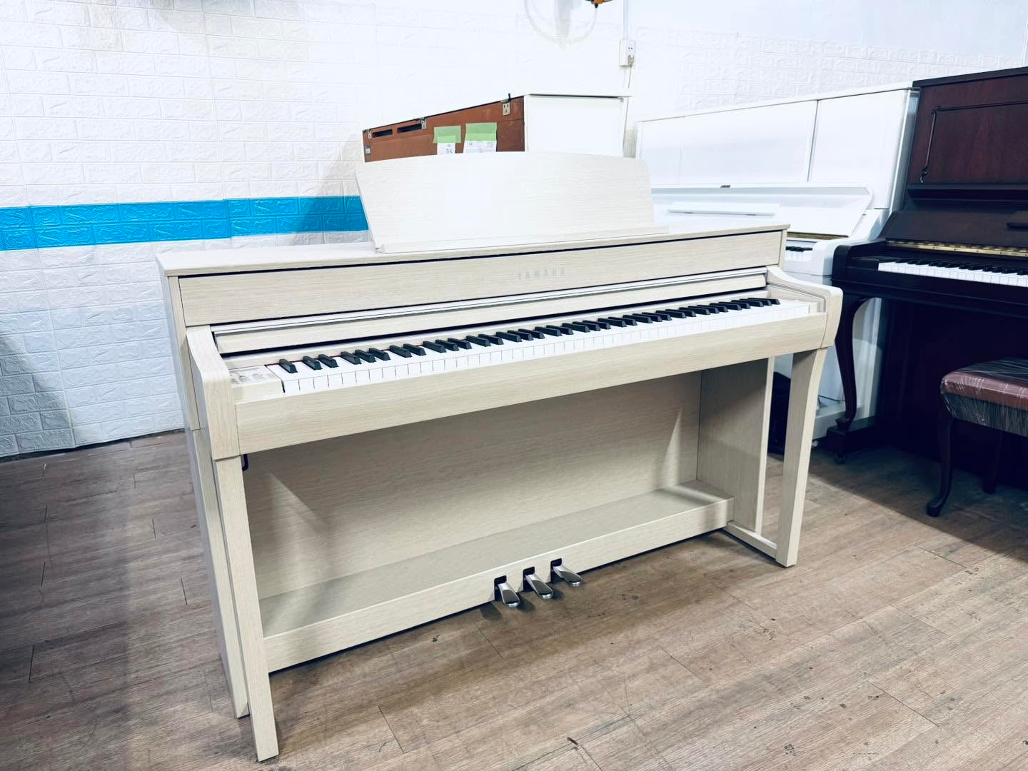 Đàn Piano Điện Yamaha CLP745