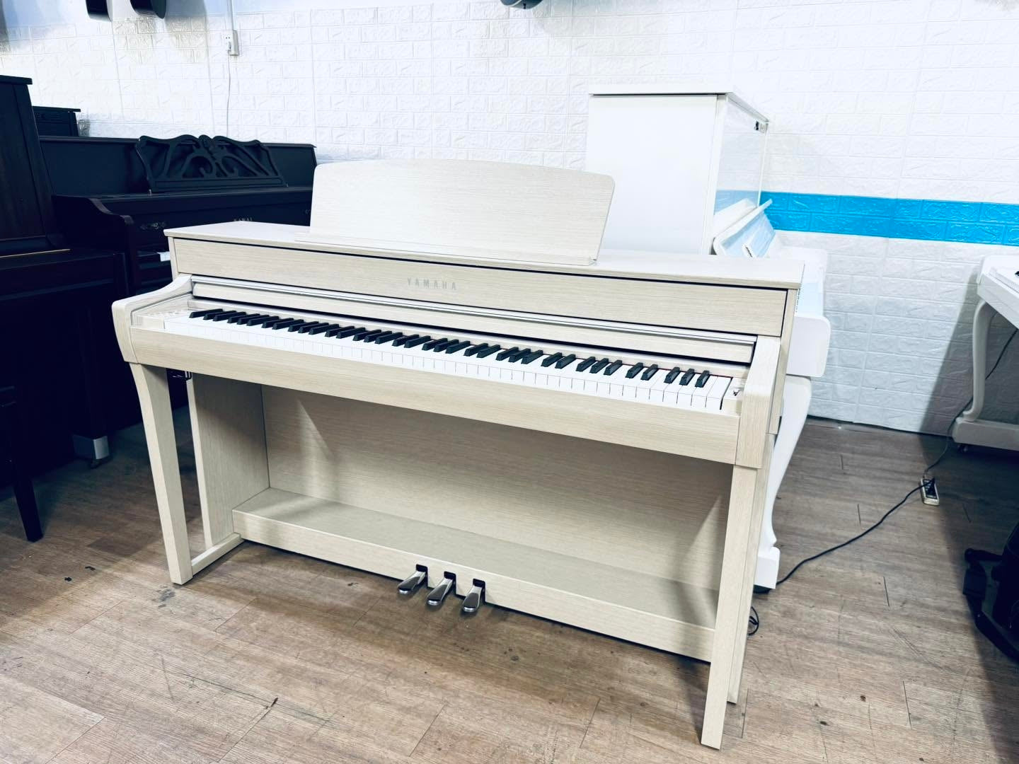 Đàn Piano Điện Yamaha CLP745