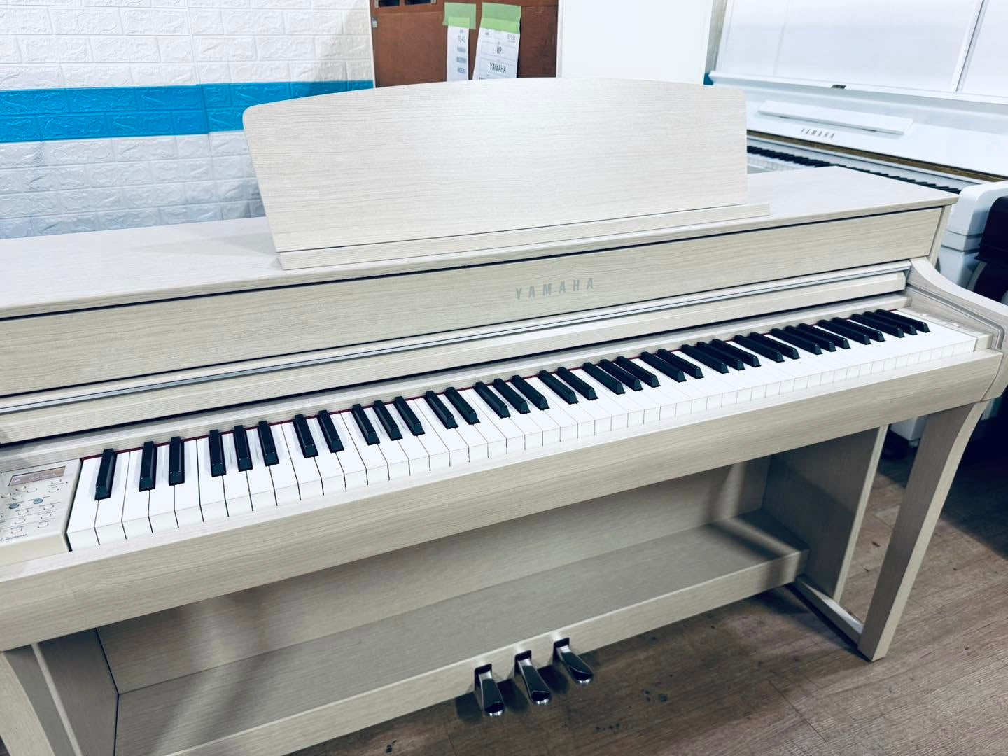 Đàn Piano Điện Yamaha CLP745