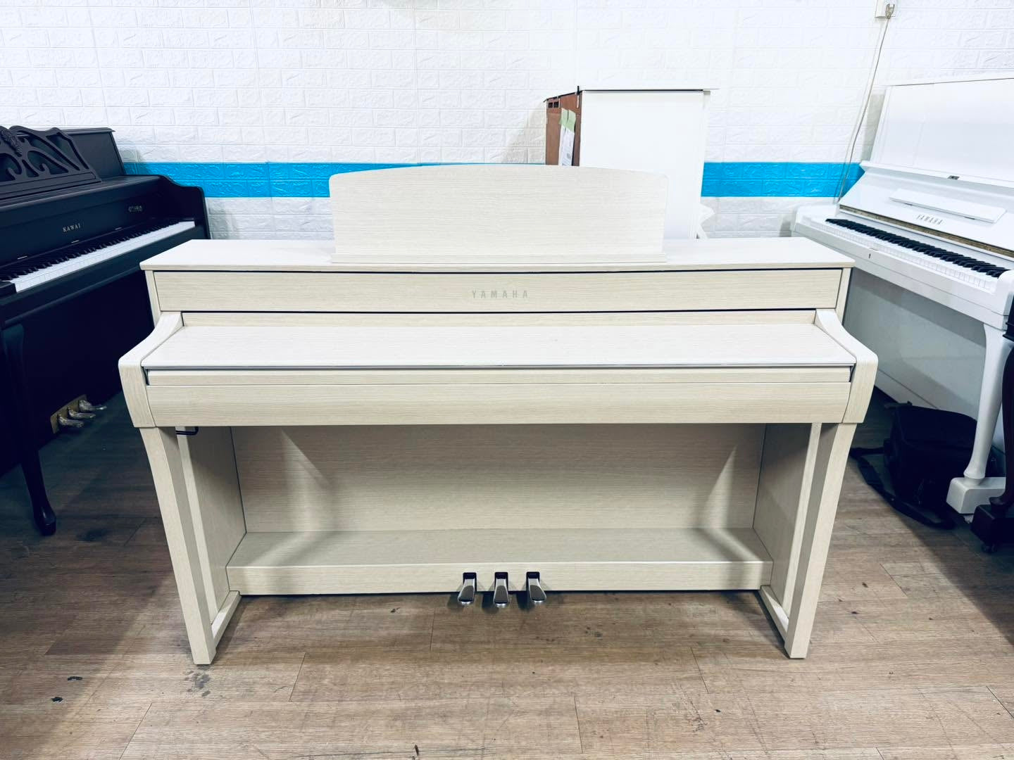 Đàn Piano Điện Yamaha CLP745
