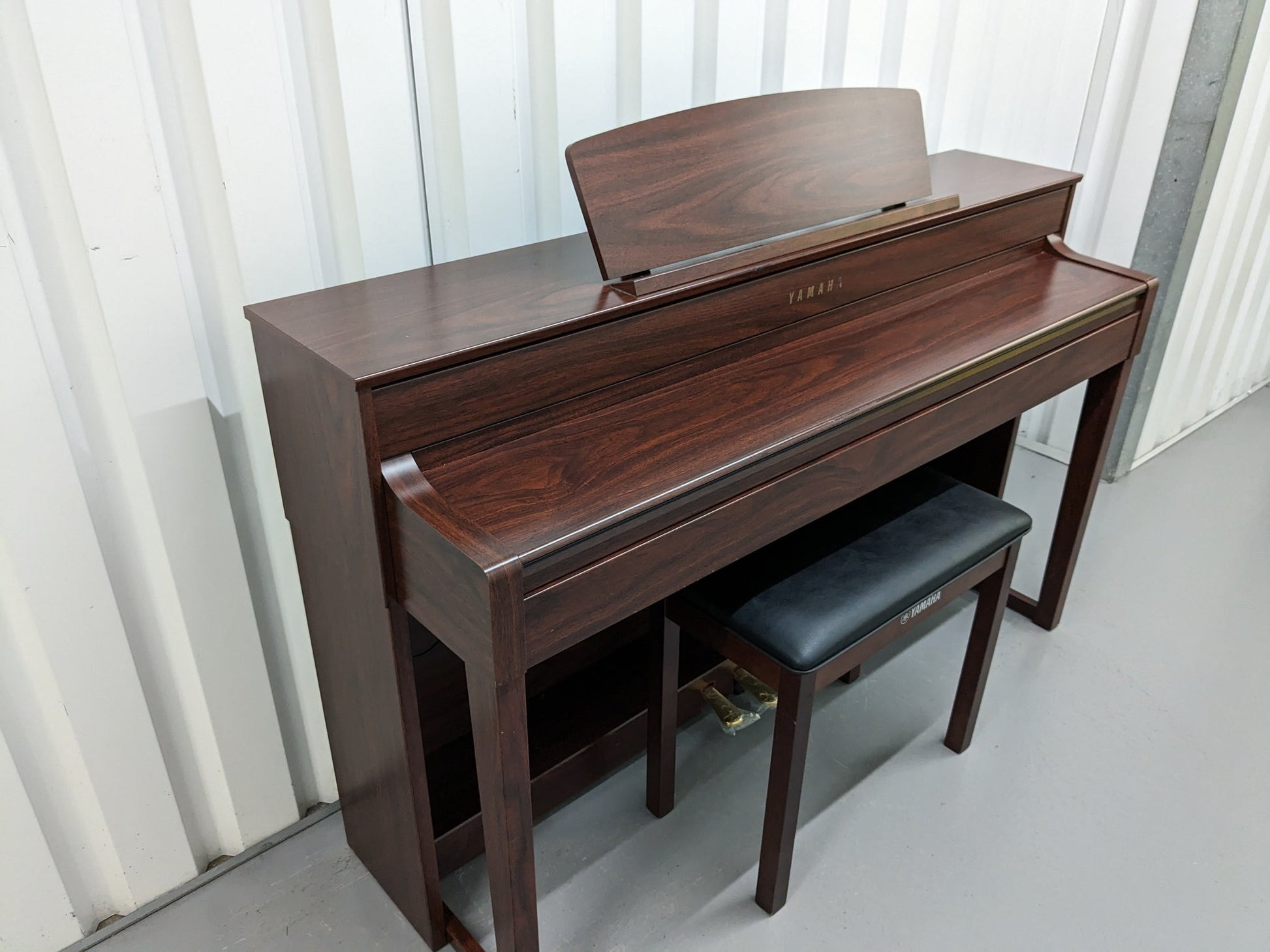 Yamaha CLP 545 Mahogany