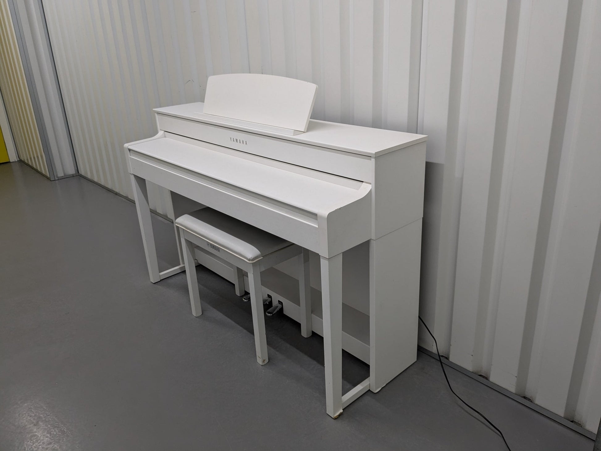 Yamaha CLP 545 White