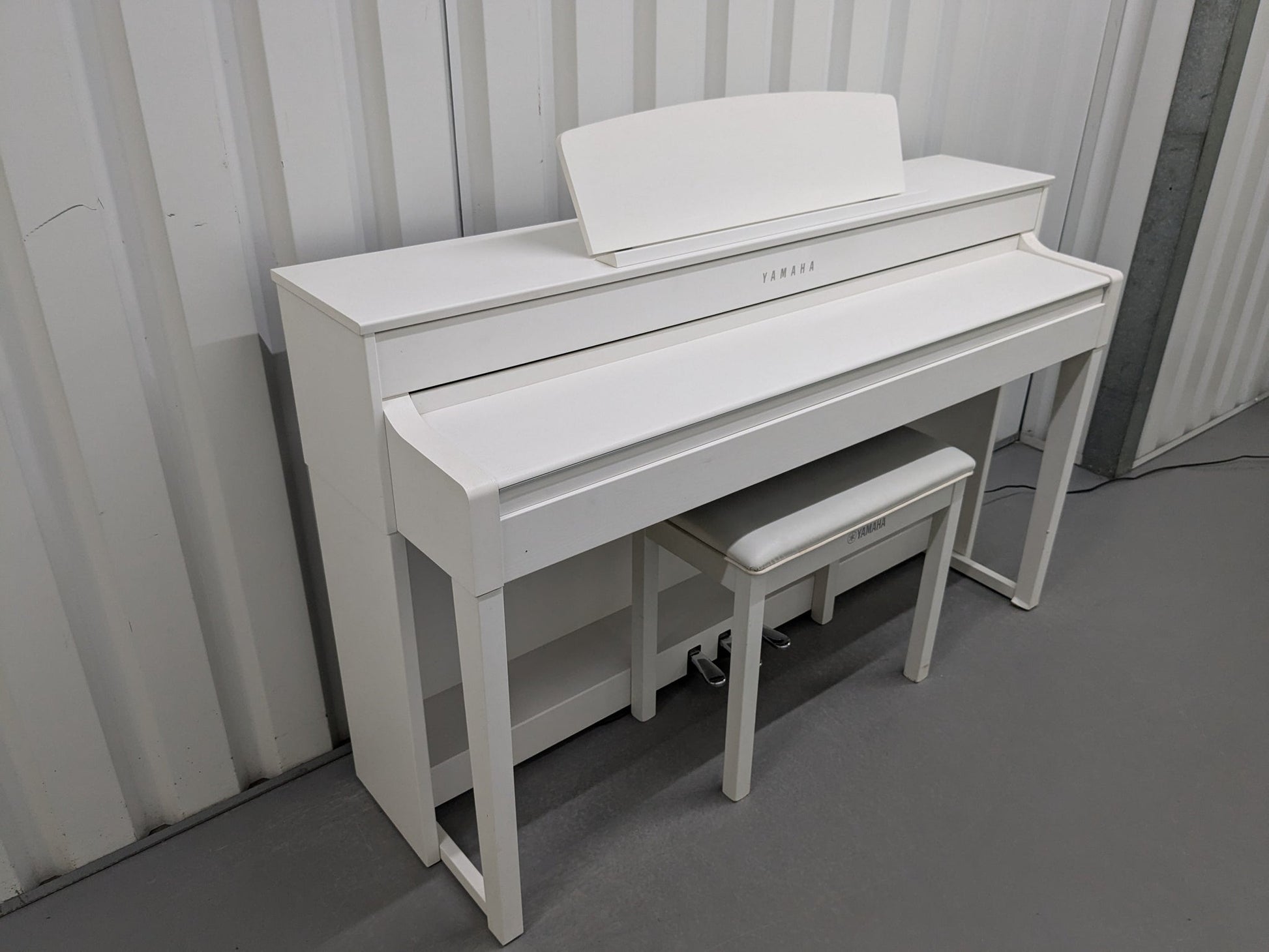 Yamaha CLP 545 White
