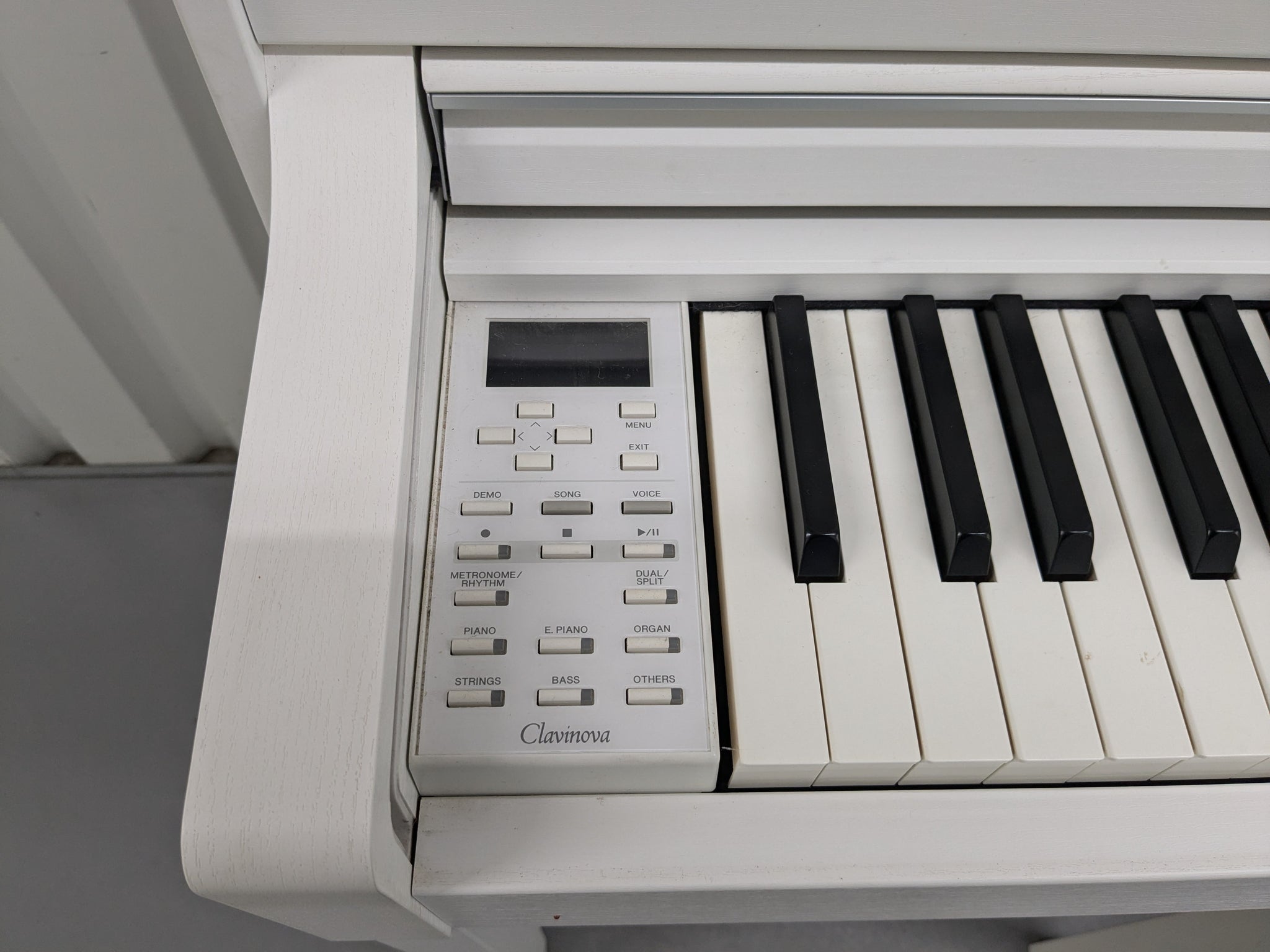 Yamaha CLP 545 White