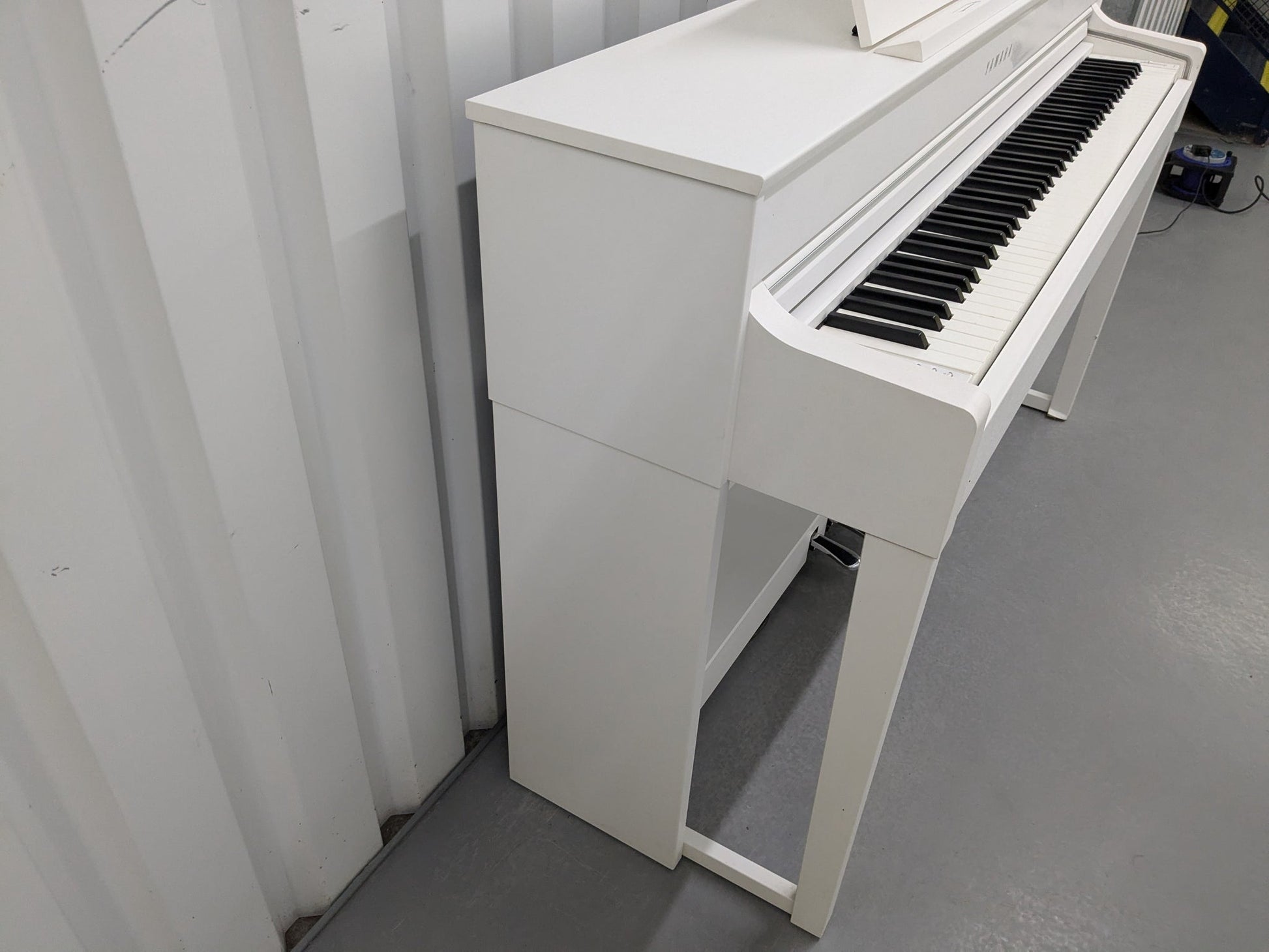 Yamaha CLP 545 White
