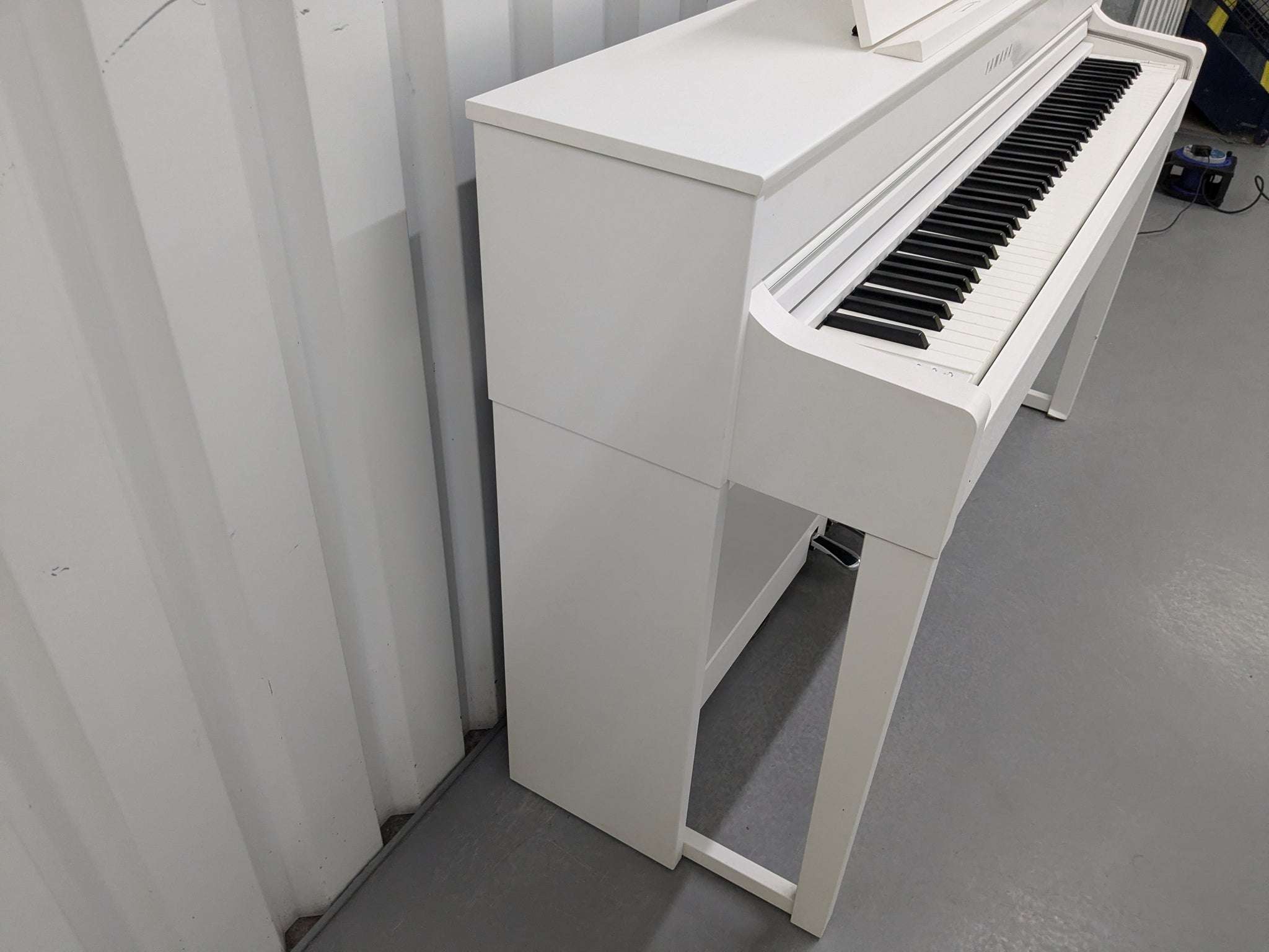 Yamaha CLP 545 White