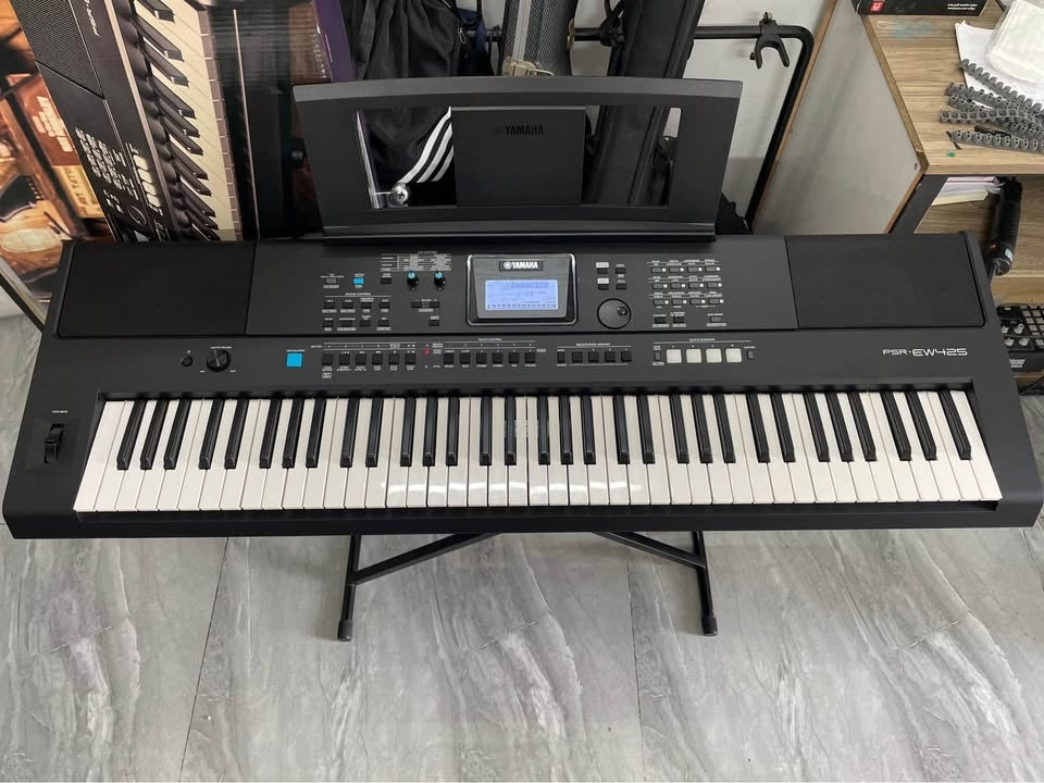 Đàn Organ Yamaha PSR EW425