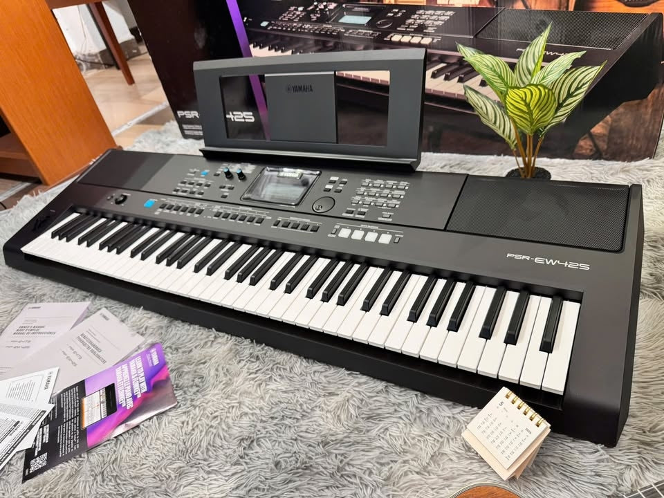 Đàn Organ Yamaha PSR EW425