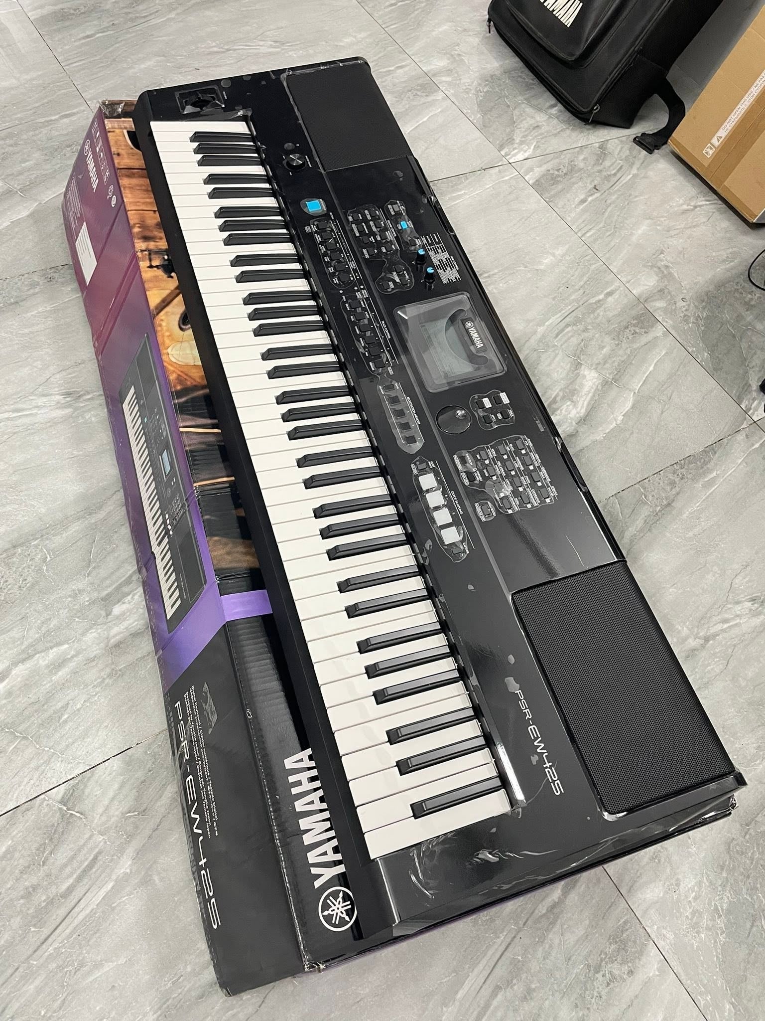 Đàn Organ Yamaha PSR EW425