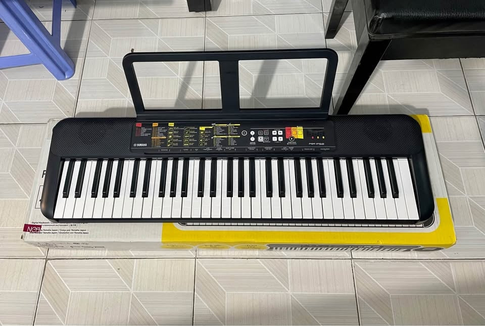 Đàn Organ Yamaha PSR F52