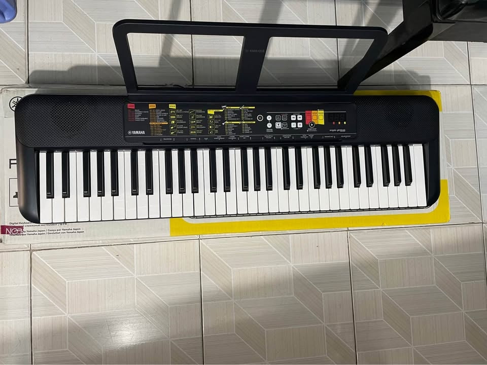 Đàn Organ Yamaha PSR F52