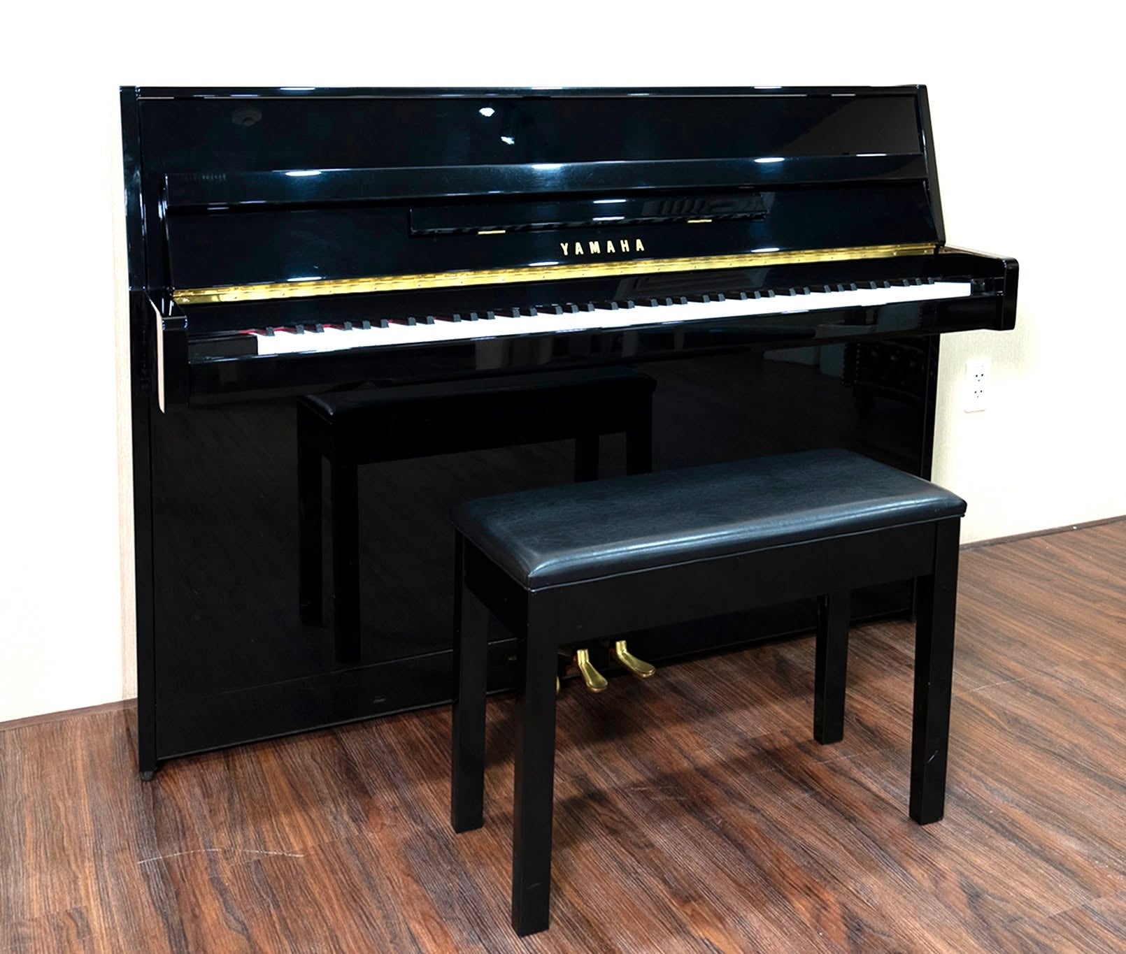 Đàn Piano Cơ Upright Yamaha JU109