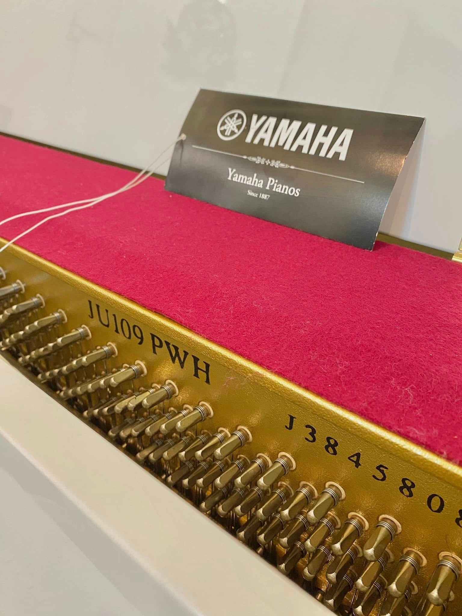 Đàn Piano Cơ Upright Yamaha JU109