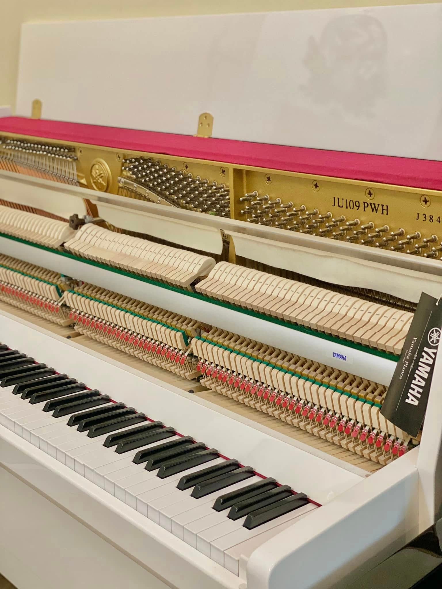 Đàn Piano Cơ Upright Yamaha JU109