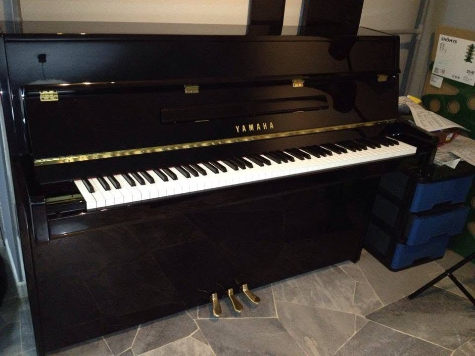 Đàn Piano Cơ Upright Yamaha JU109