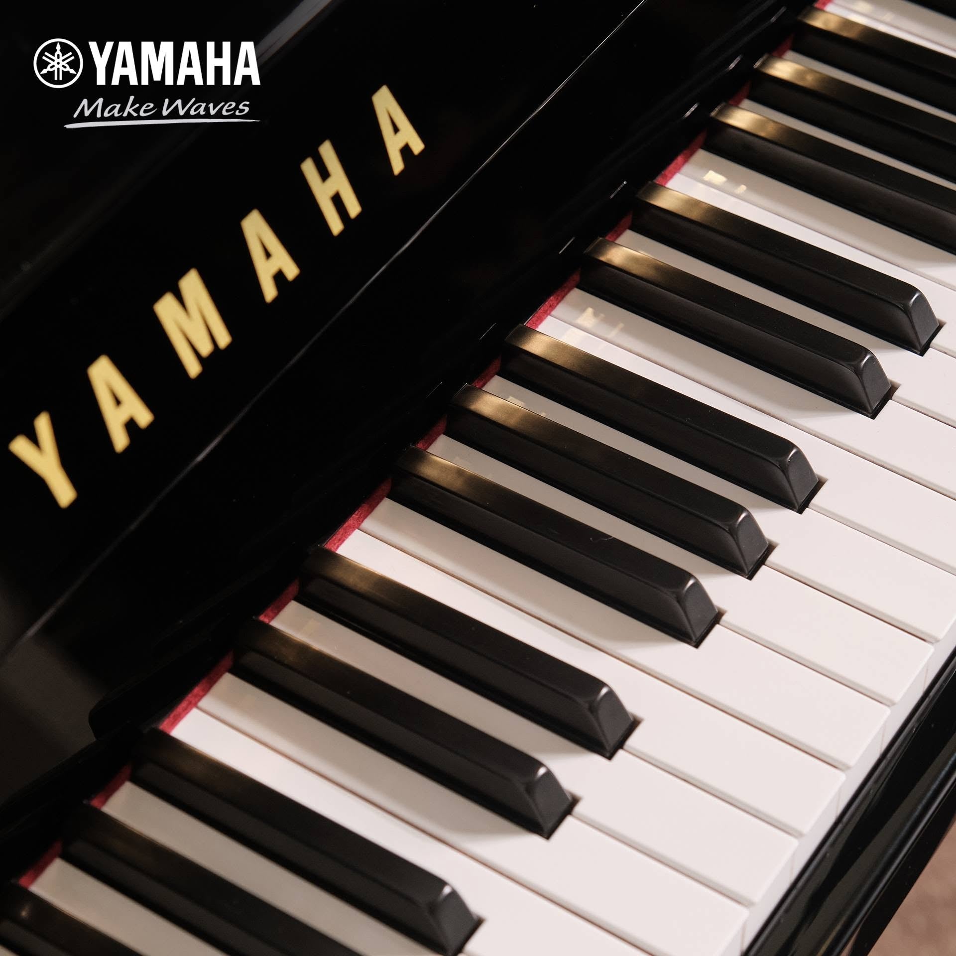 Đàn Piano Cơ Upright Yamaha JU109