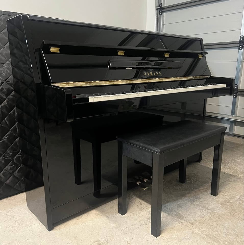 Đàn Piano cơ Yamaha LU90