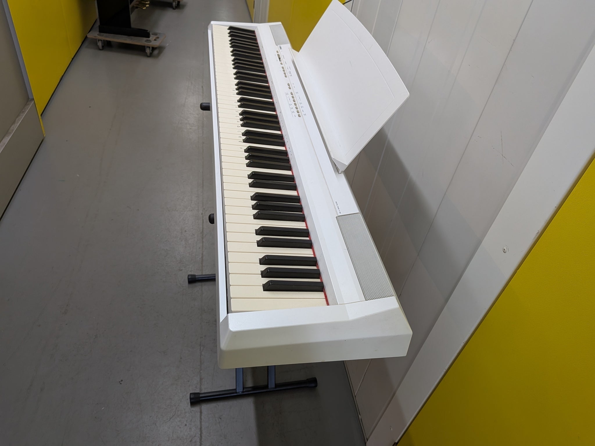 Đàn Piano Điện Yamaha P105