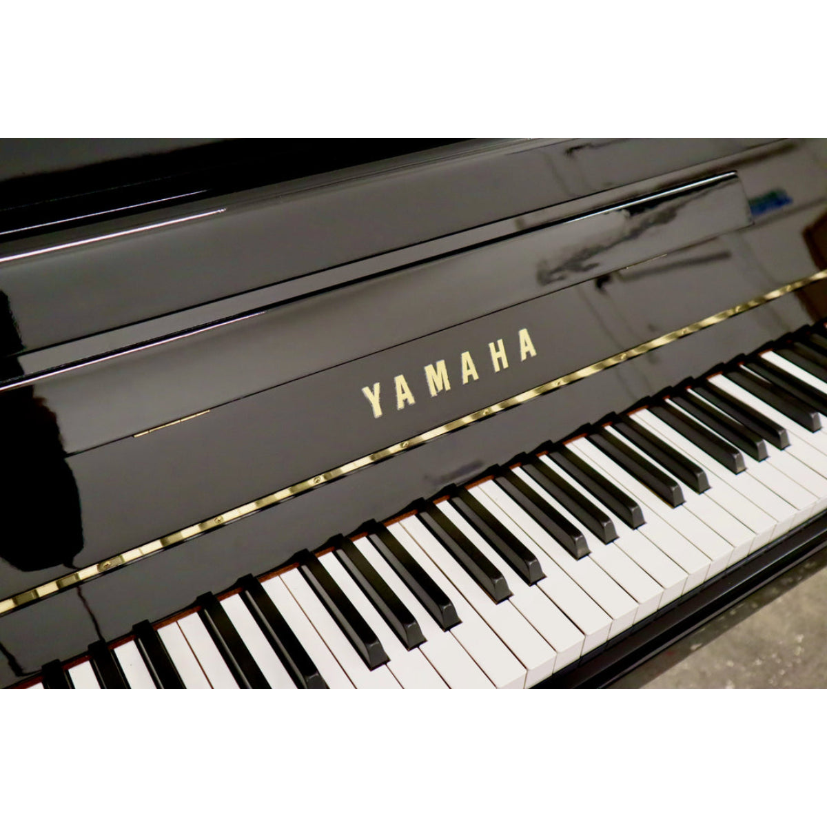 Đàn Piano Cơ Upright Yamaha P116, Polished Ebony