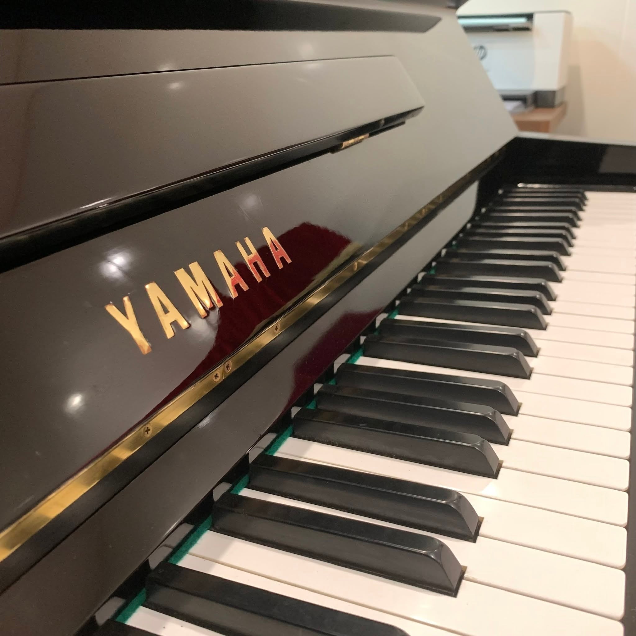 Đàn Piano Cơ Upright Yamaha U1E