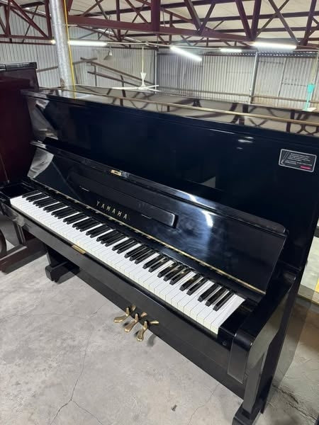 Đàn Piano Cơ Upright Yamaha U1E
