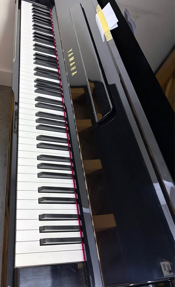 Đàn Piano Cơ Upright Yamaha U300