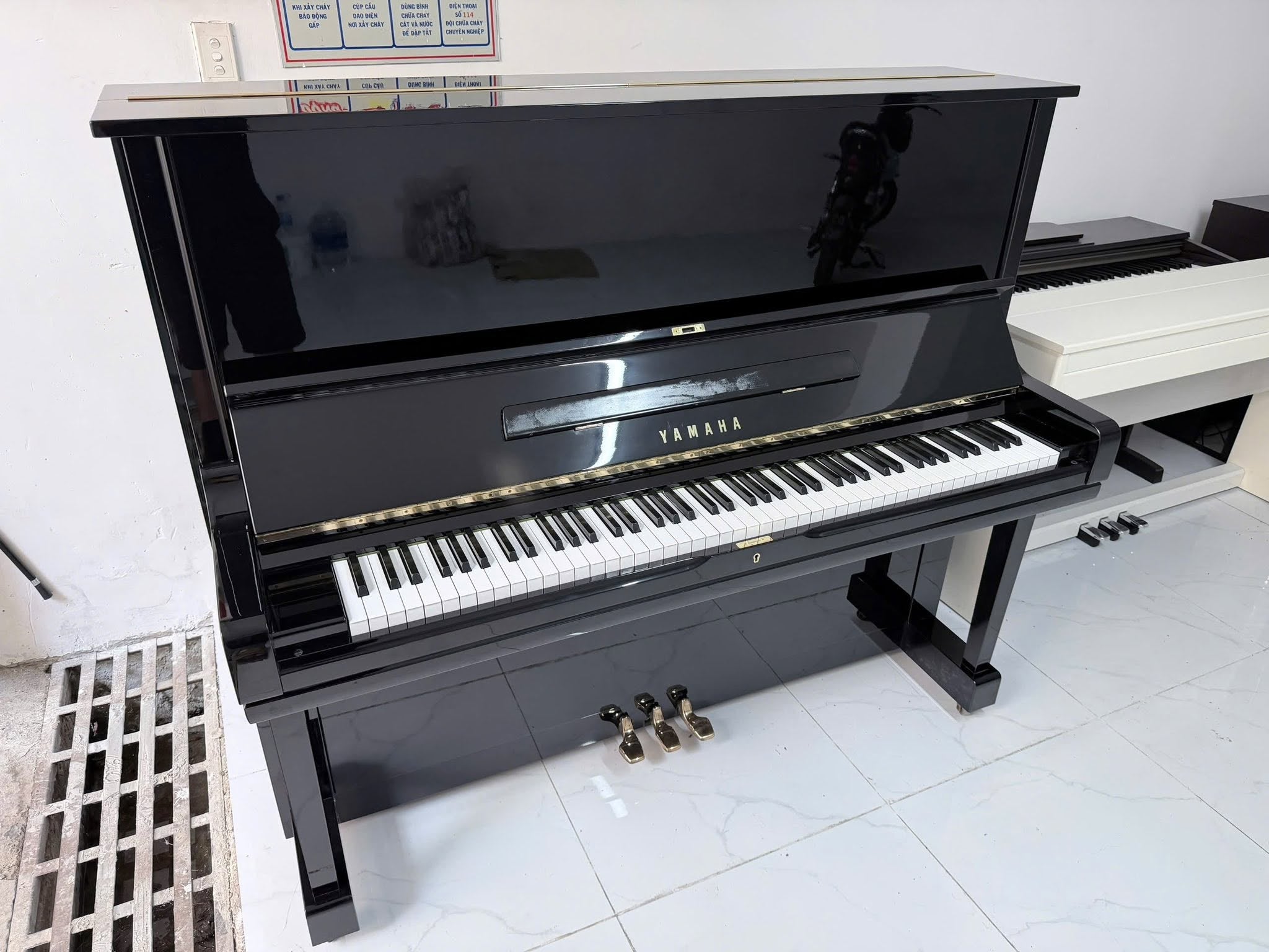 Đàn Piano Cơ Upright Yamaha U3H