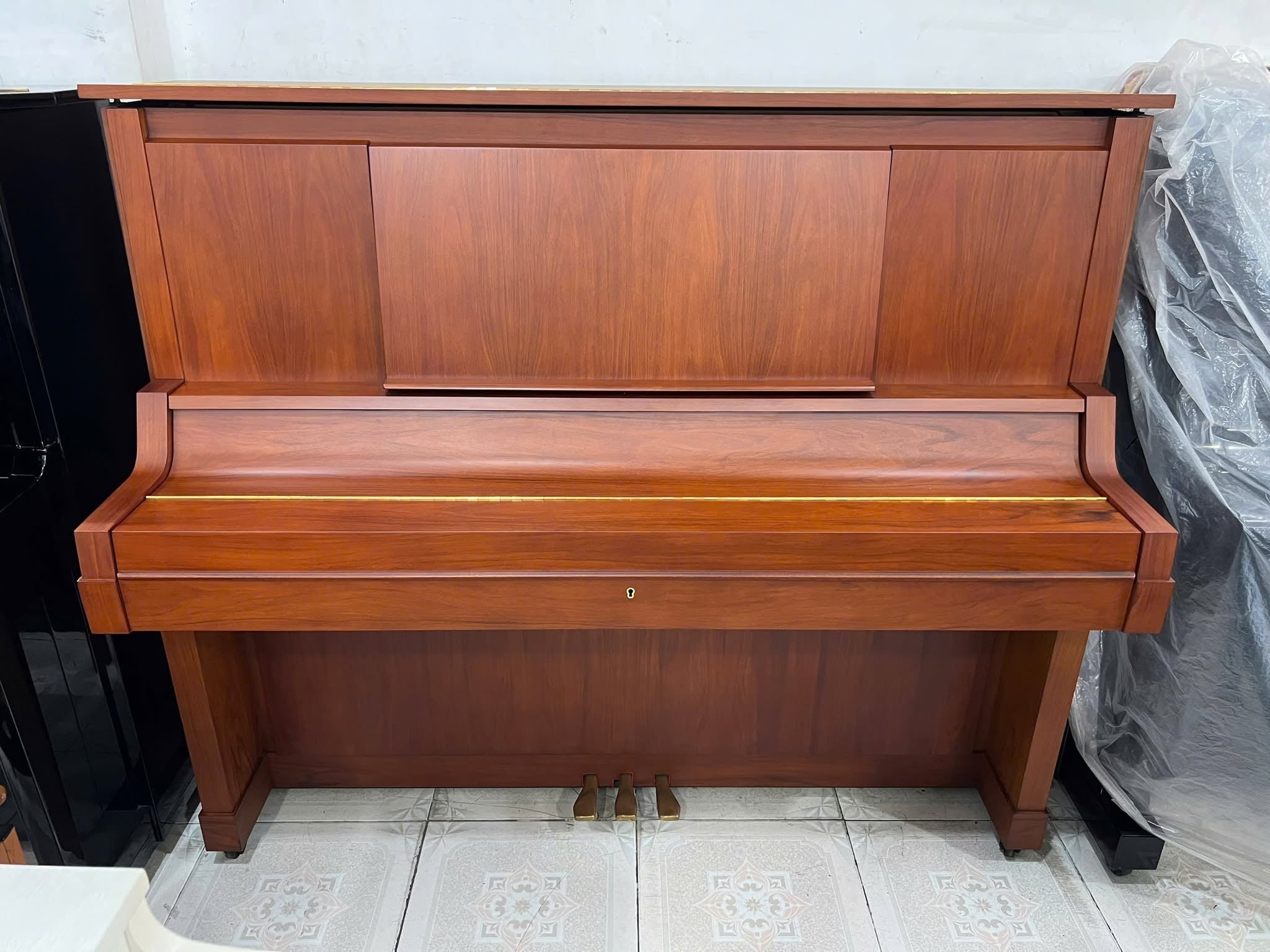 Đàn Piano Cơ Yamaha W101