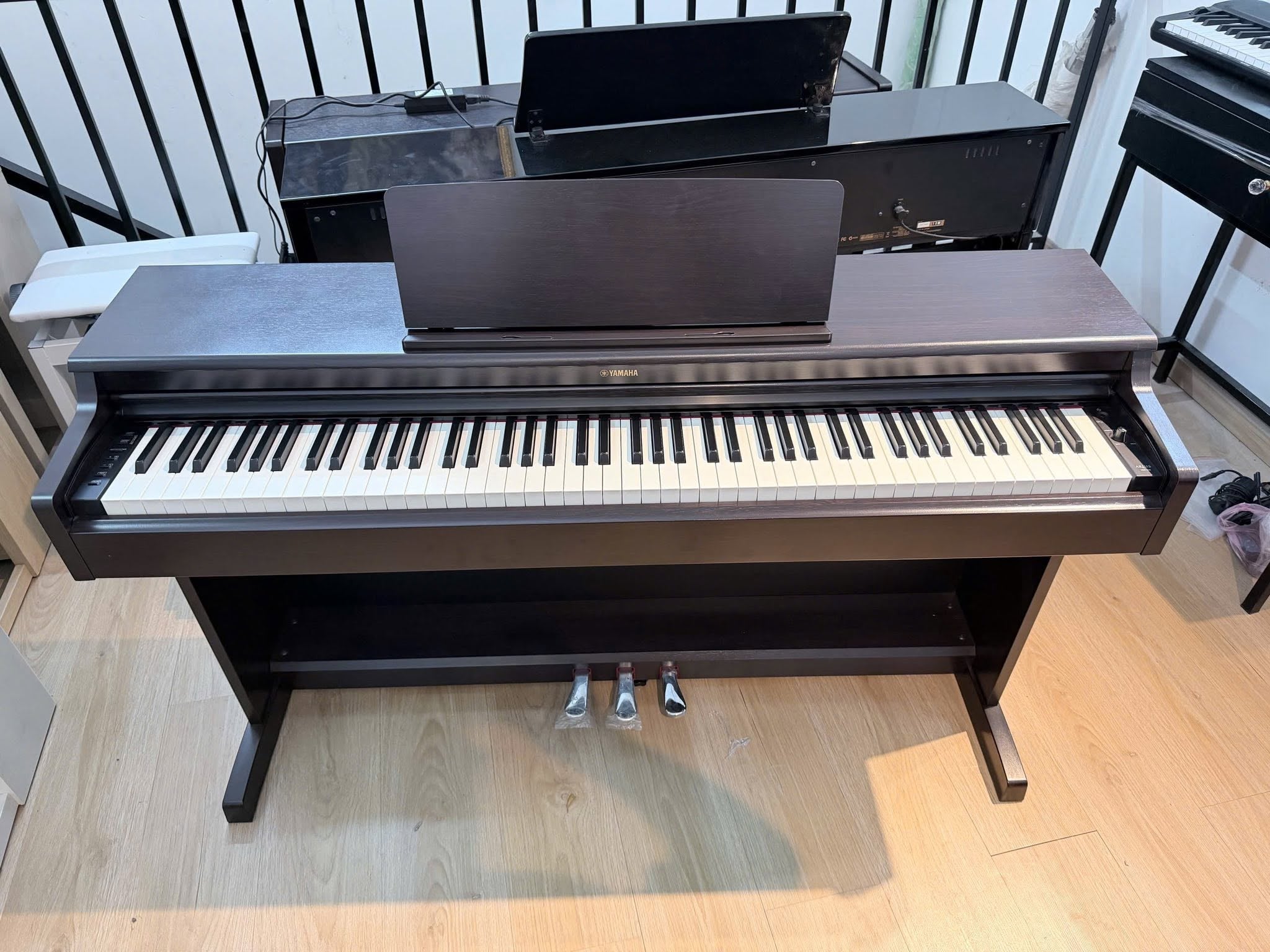 Đàn Piano Điện Yamaha YDP164
