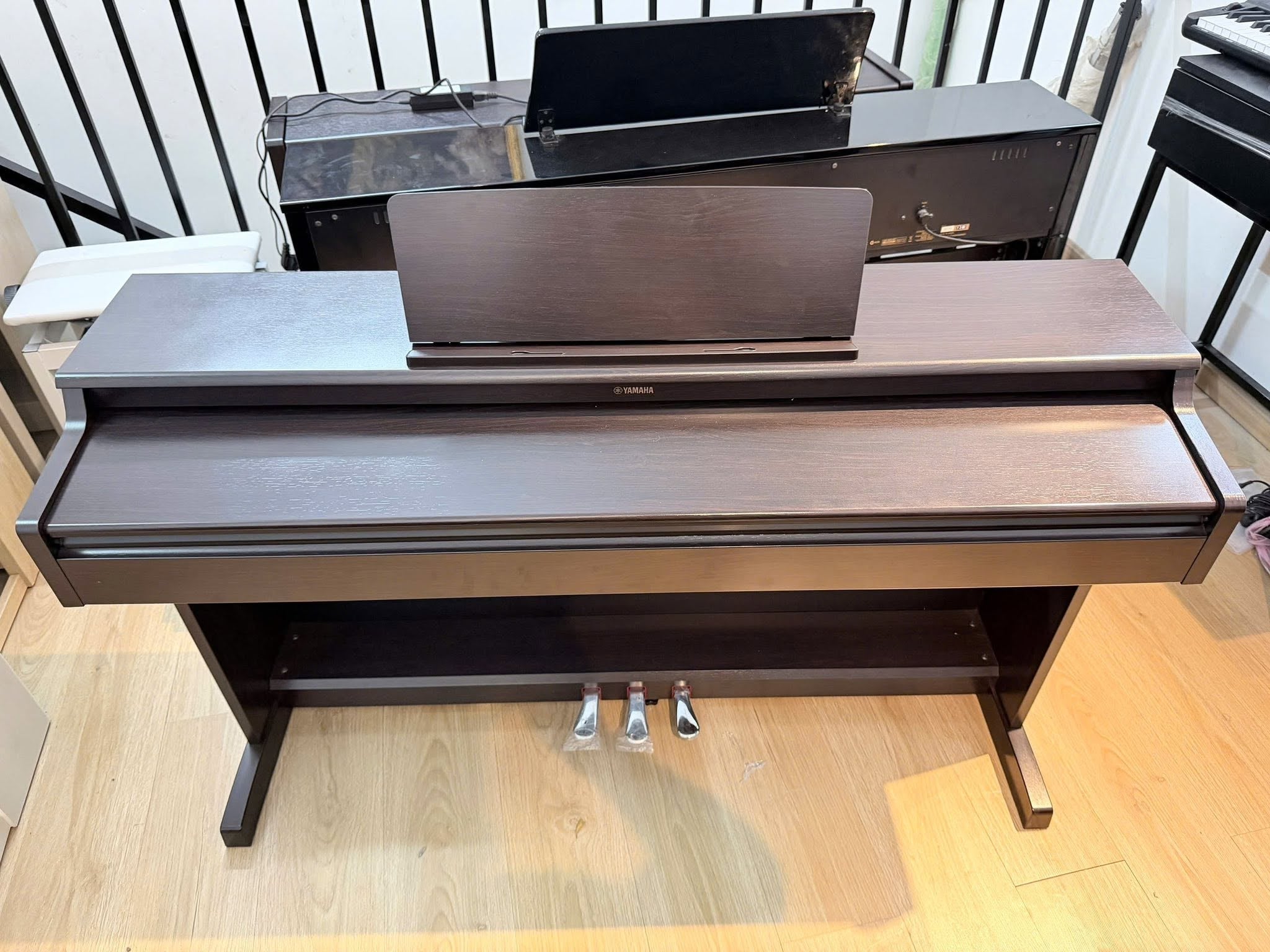 Đàn Piano Điện Yamaha YDP164