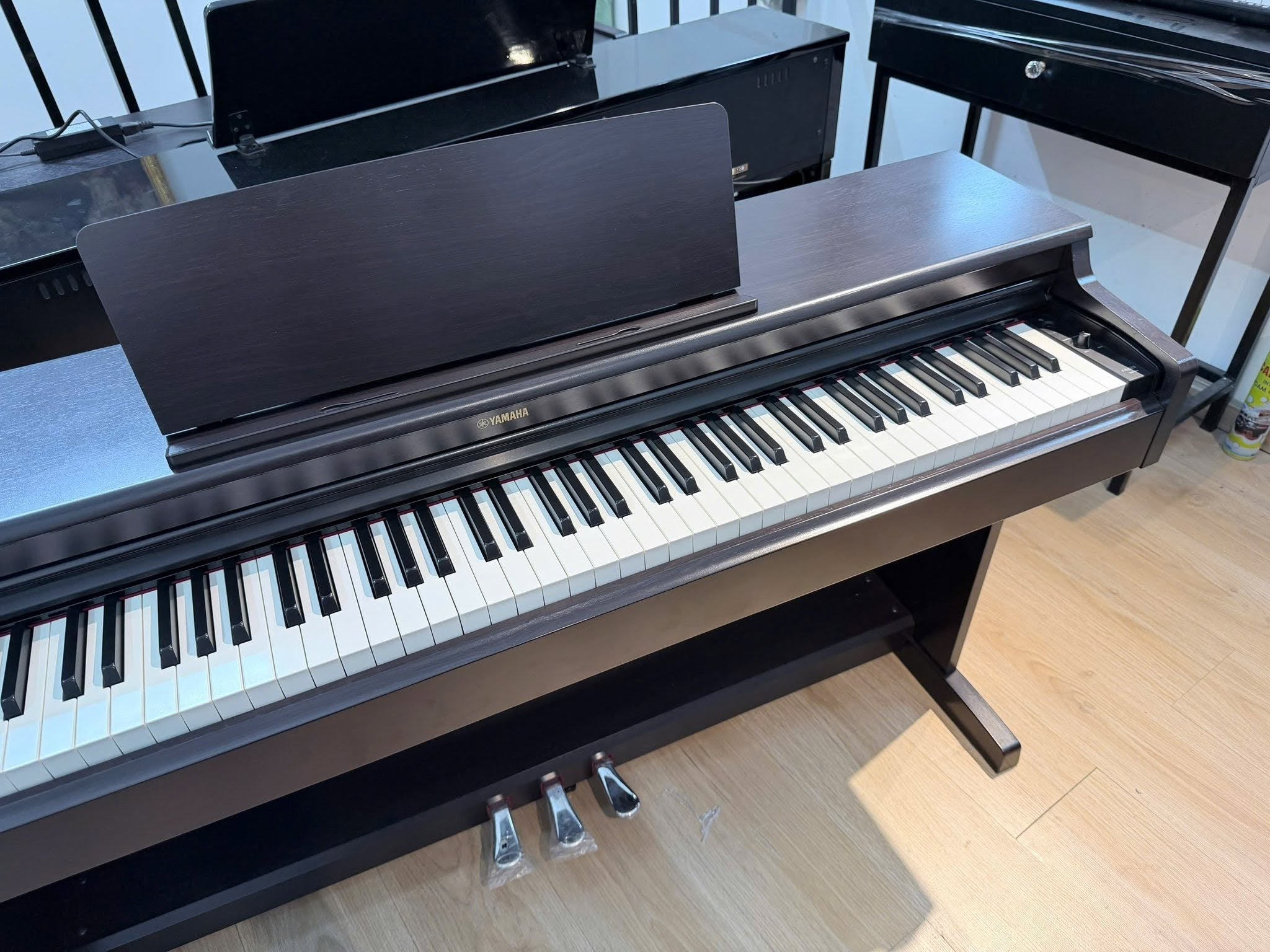 Đàn Piano Điện Yamaha YDP164