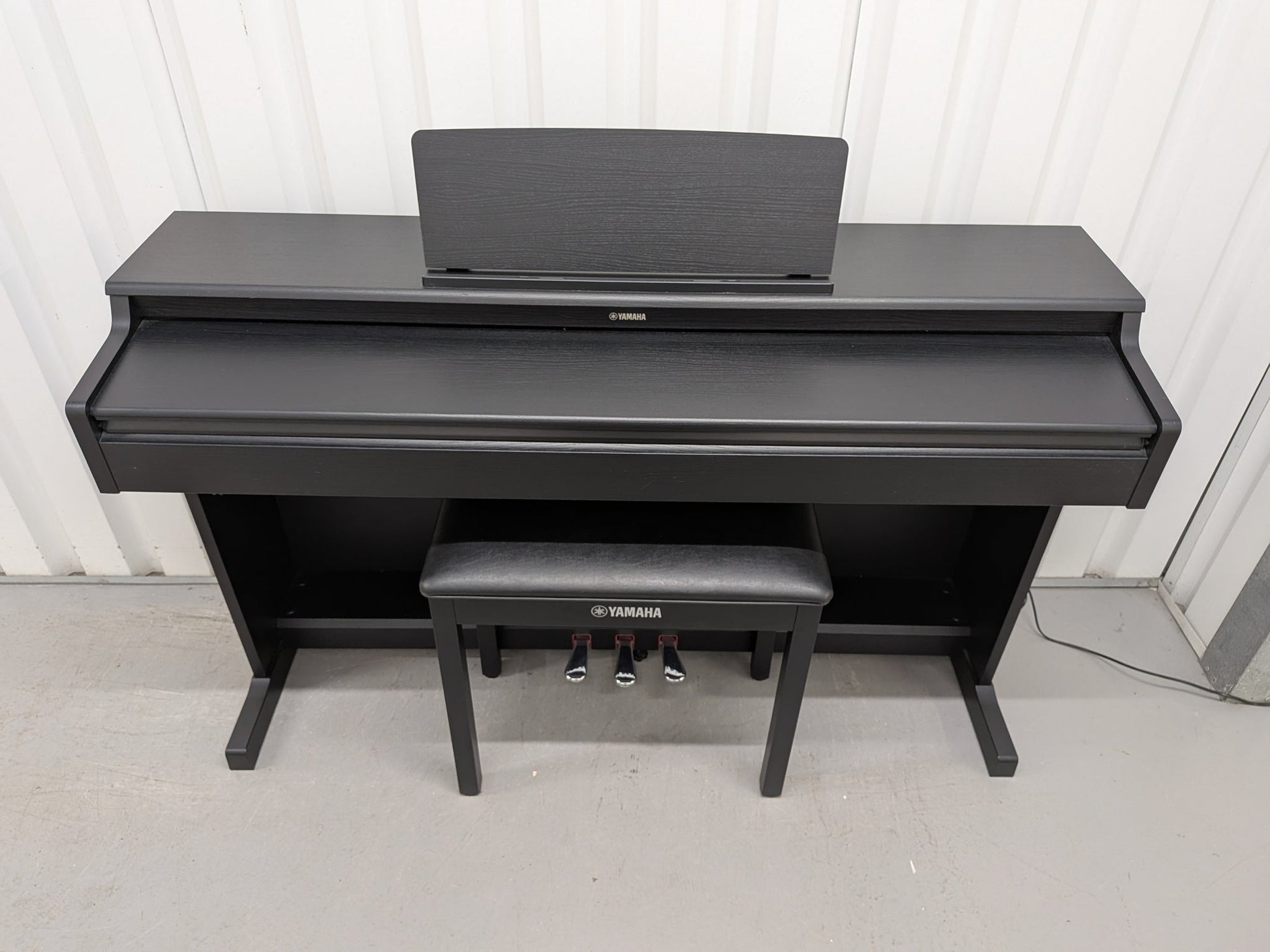 Yamaha YDP164 Satin Black