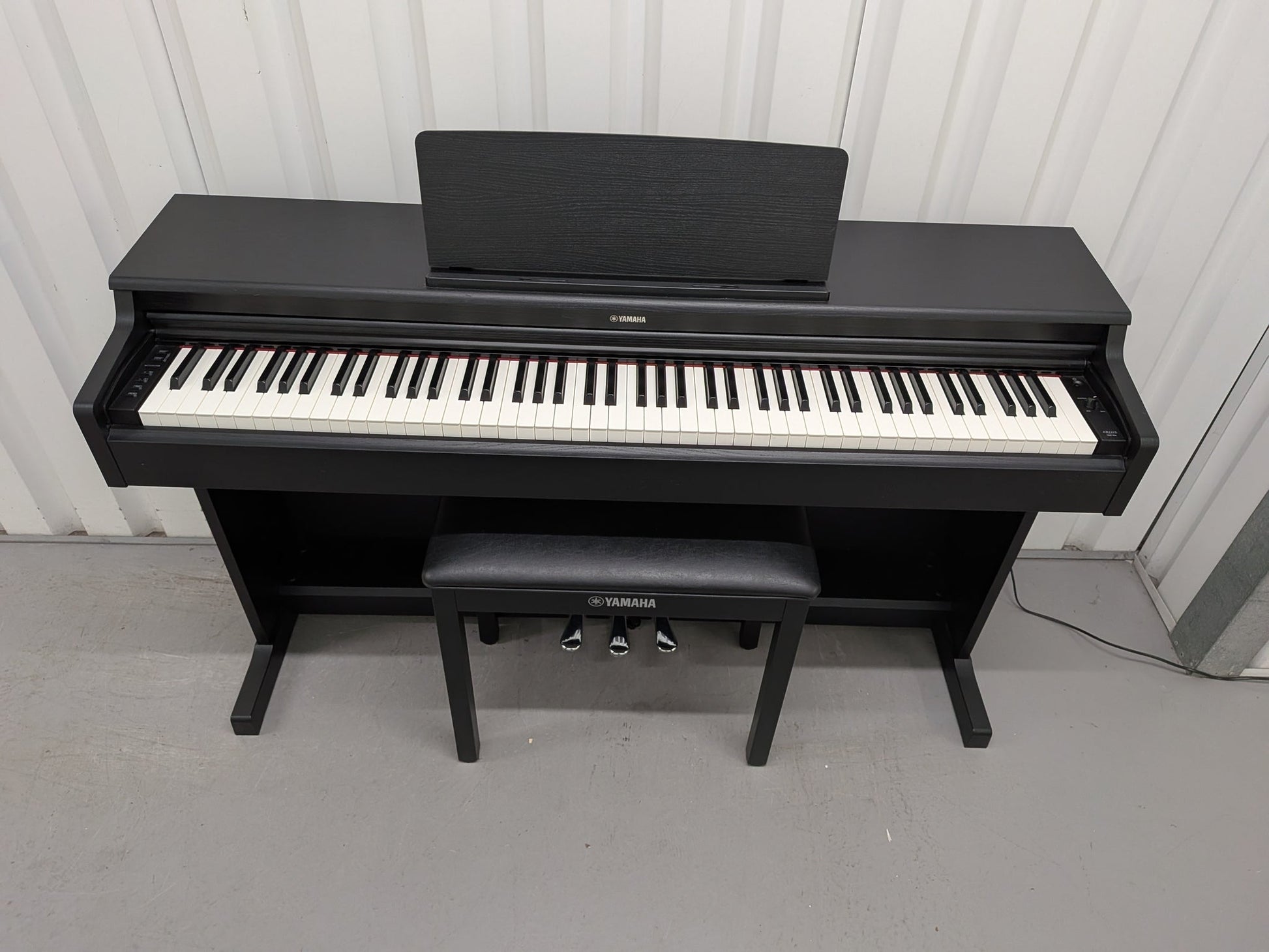 Yamaha YDP164 Satin Black