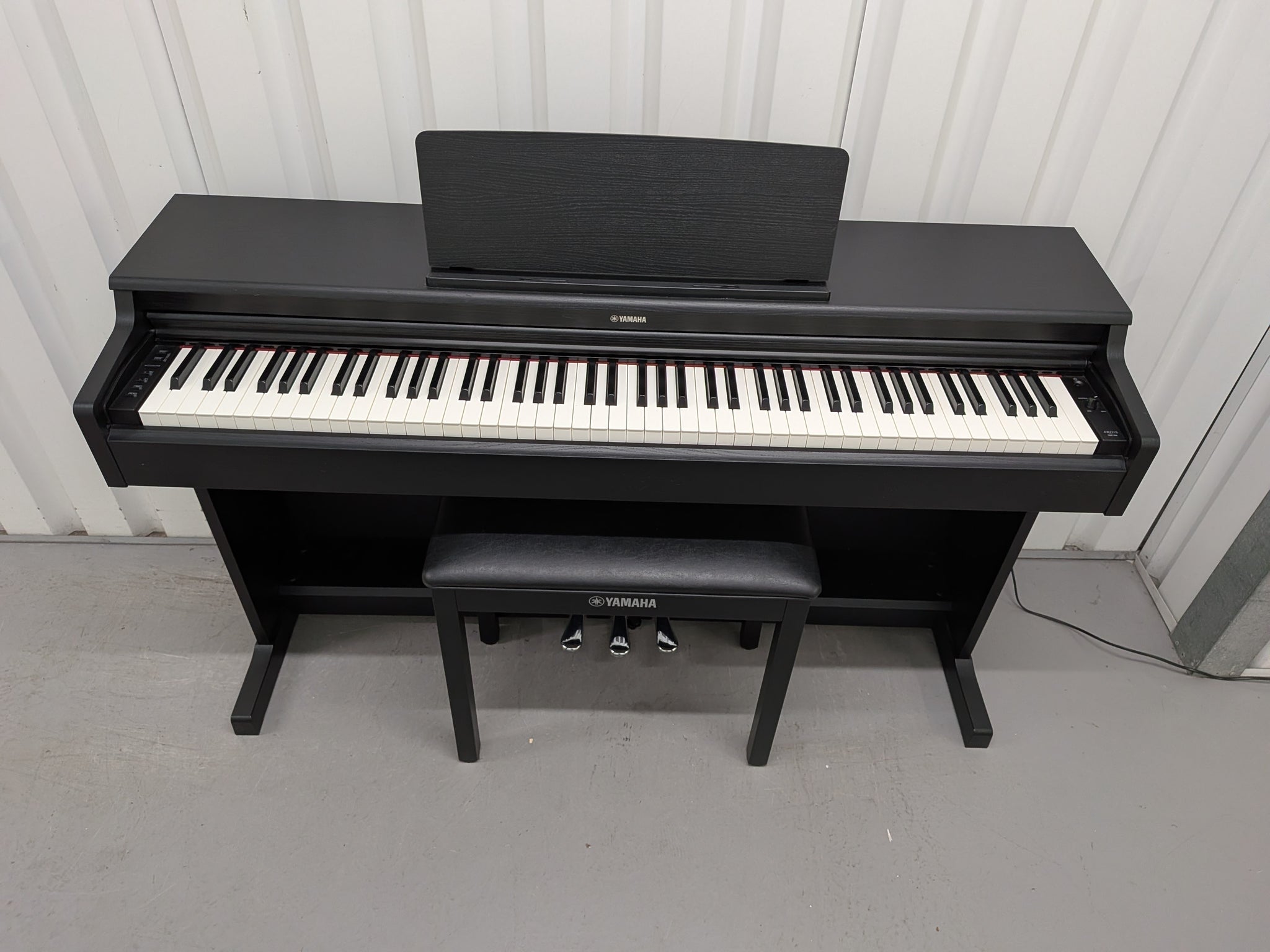 Yamaha YDP164 Satin Black