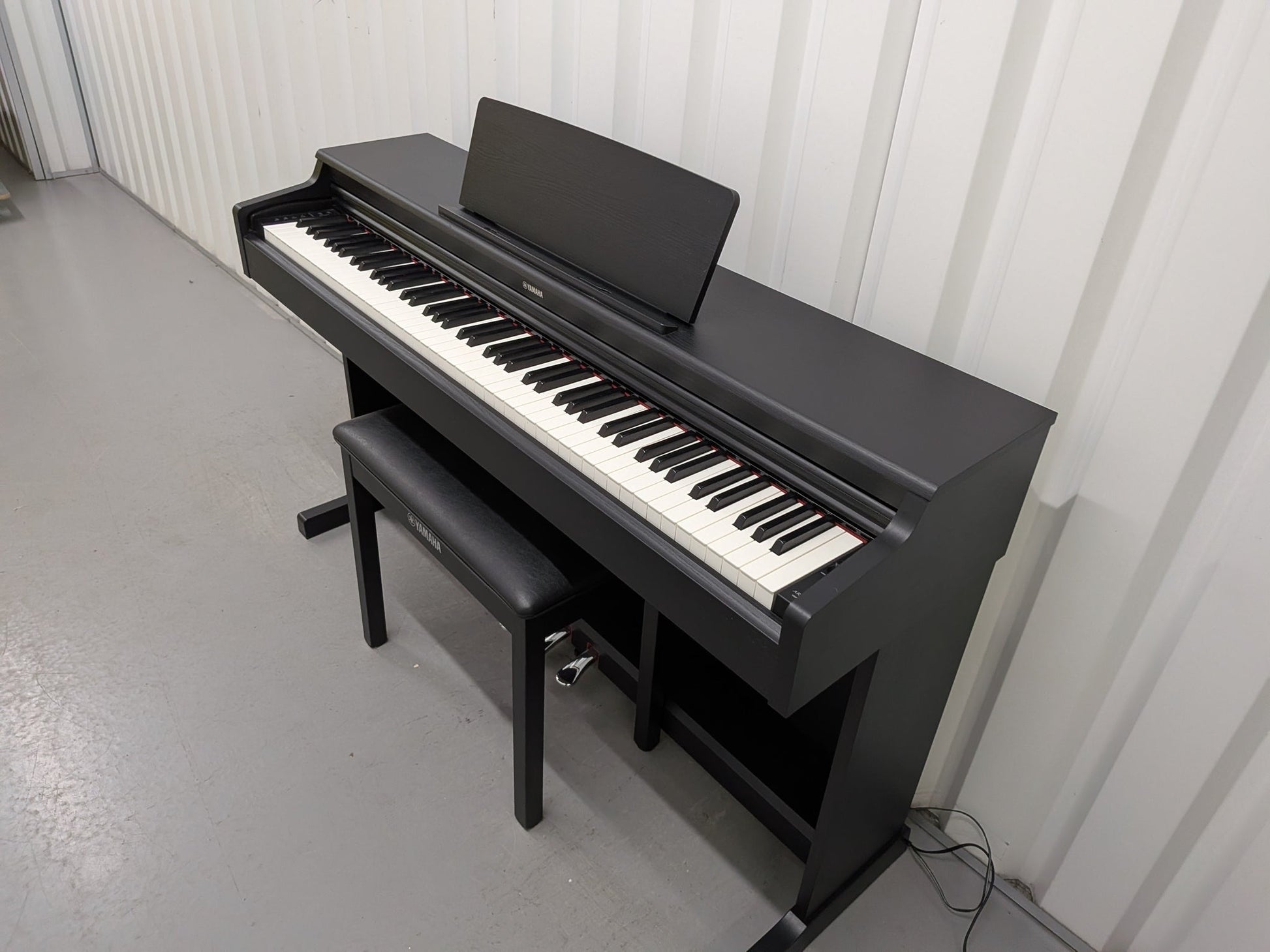 Yamaha YDP164 Satin Black